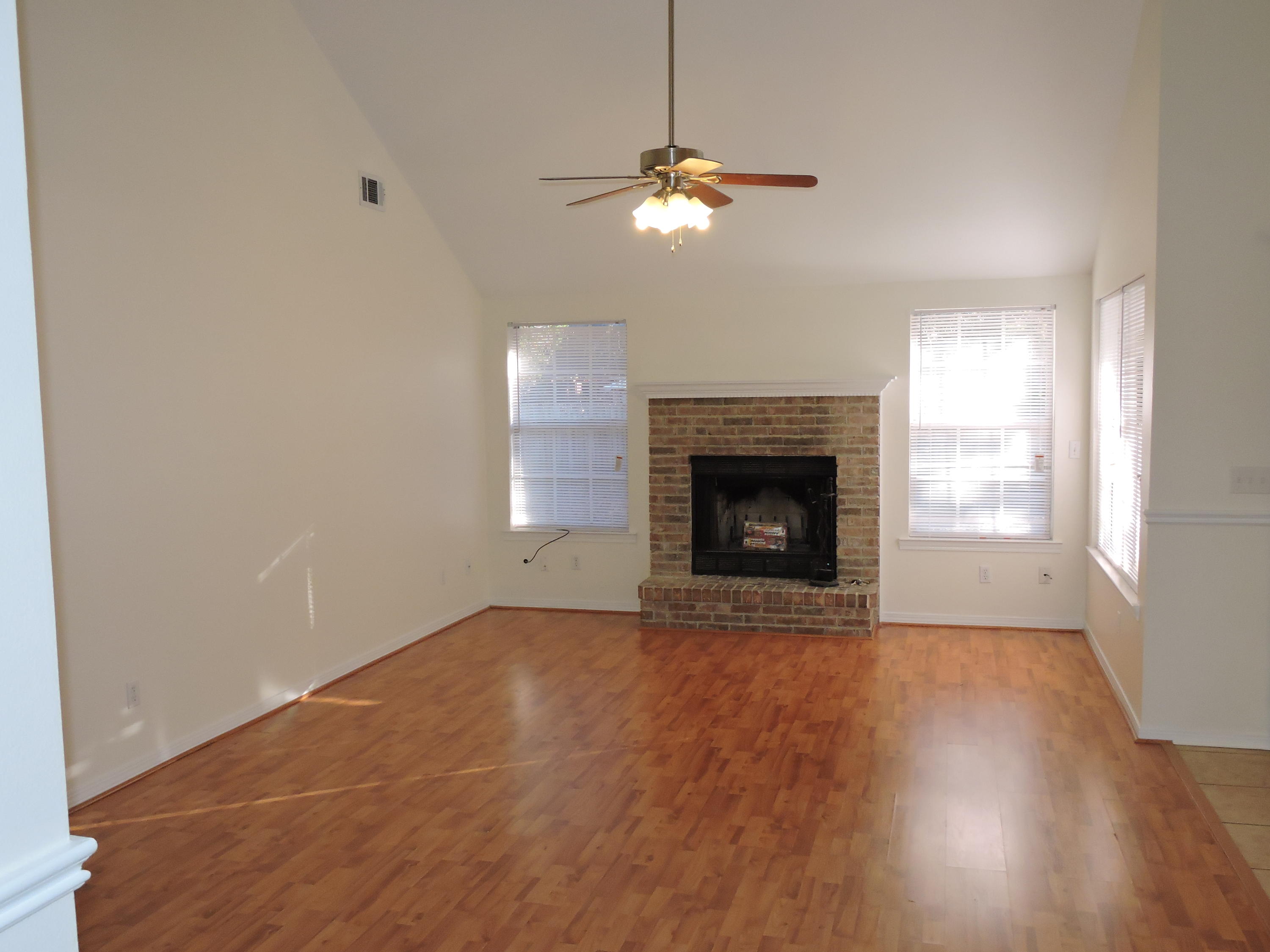 COUNTRYVIEW ESTATES 5TH ADDN - Residential Lease