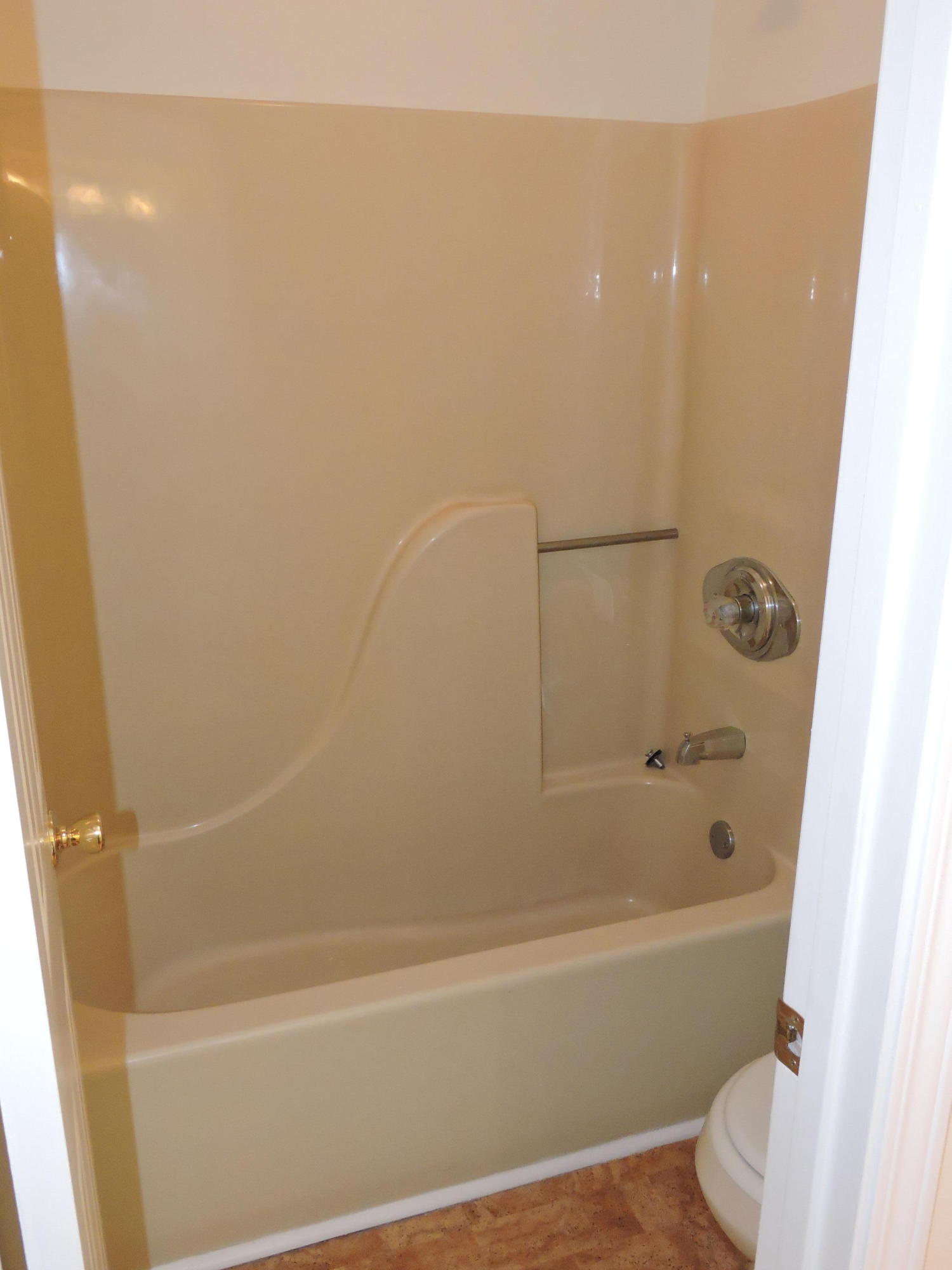 COUNTRYVIEW ESTATES 5TH ADDN - Residential Lease