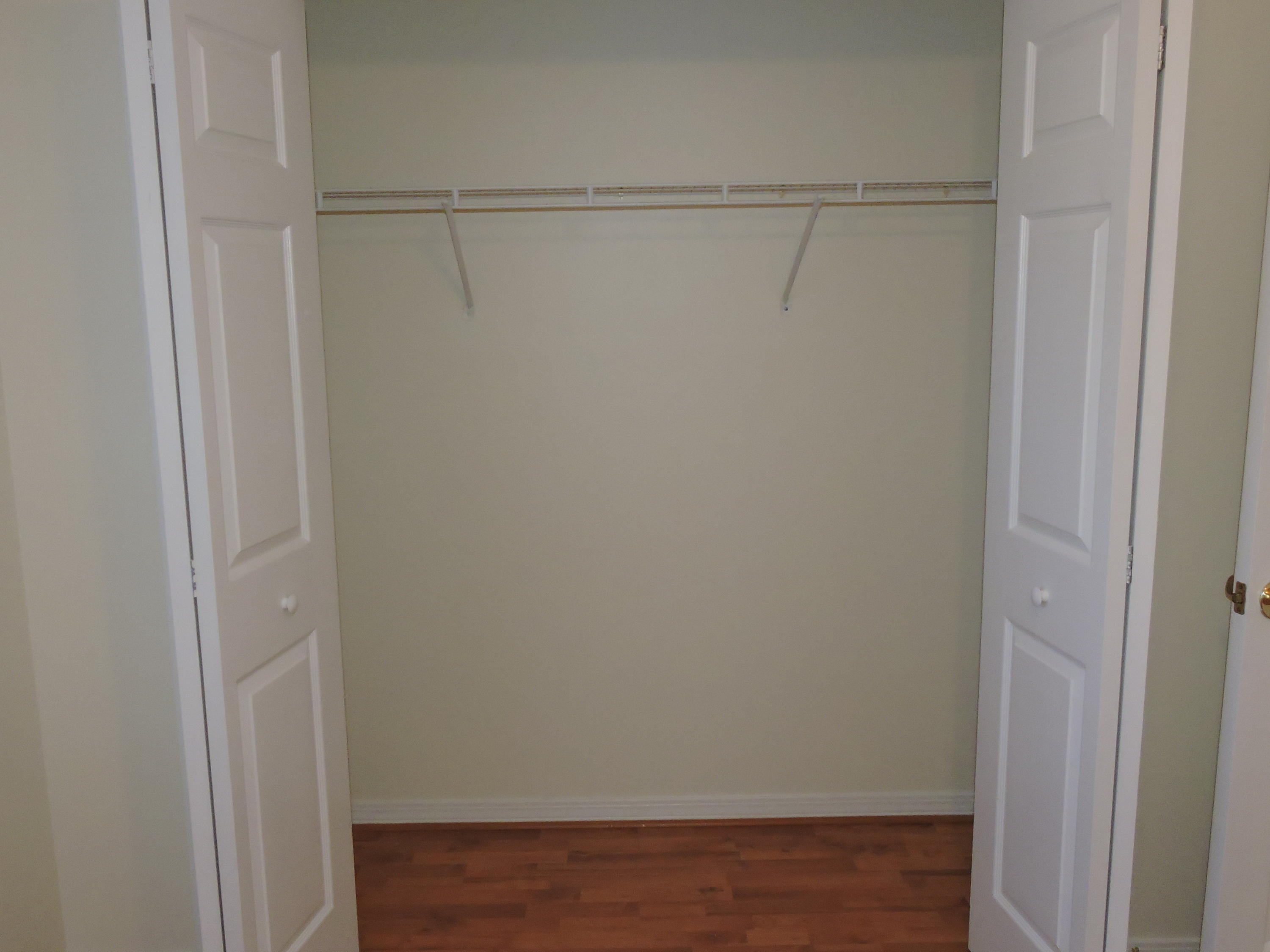 COUNTRYVIEW ESTATES 5TH ADDN - Residential Lease