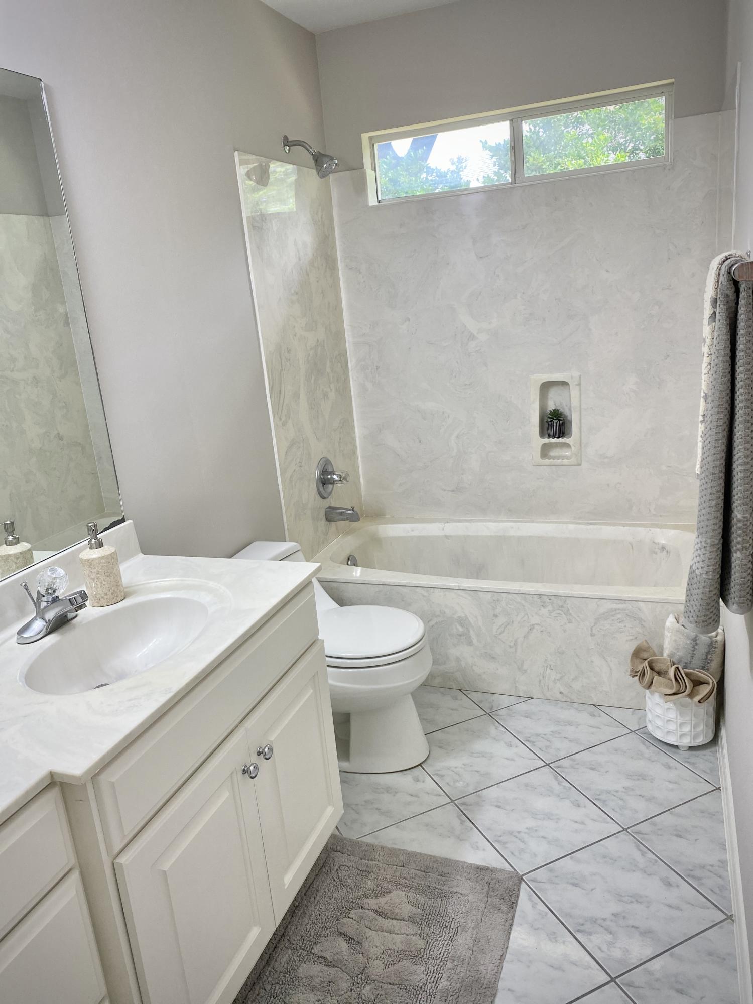 ROCKY BAYOU COUNTRY CLUB ESTATES 10 - Residential