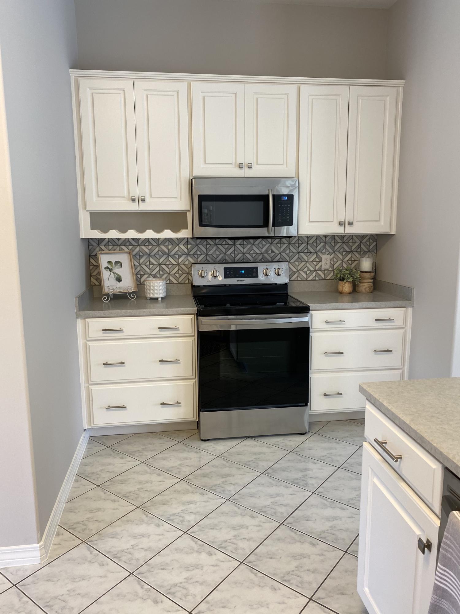 ROCKY BAYOU COUNTRY CLUB ESTATES 10 - Residential