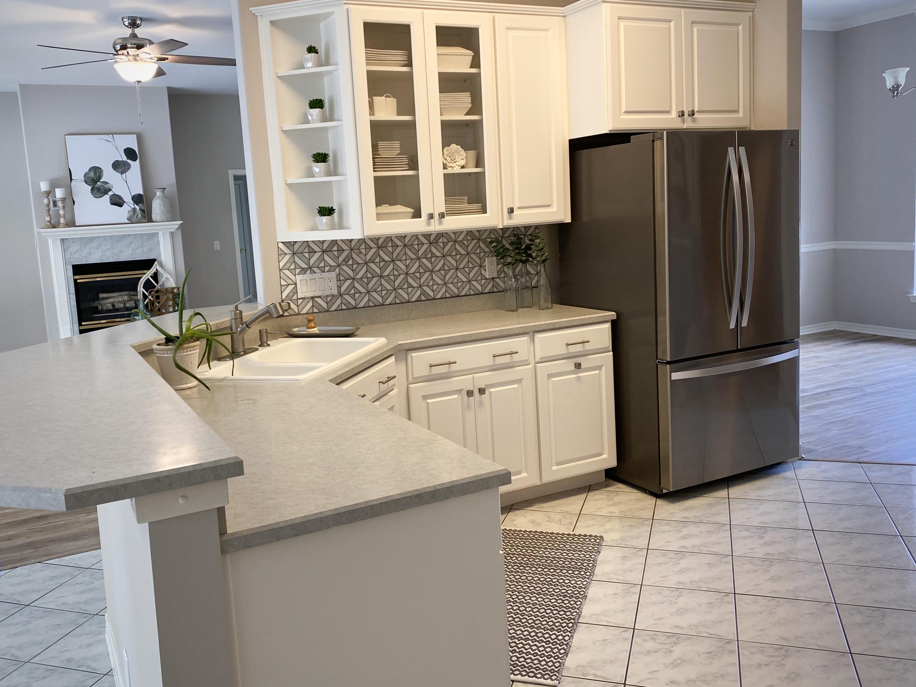 ROCKY BAYOU COUNTRY CLUB ESTATES 10 - Residential