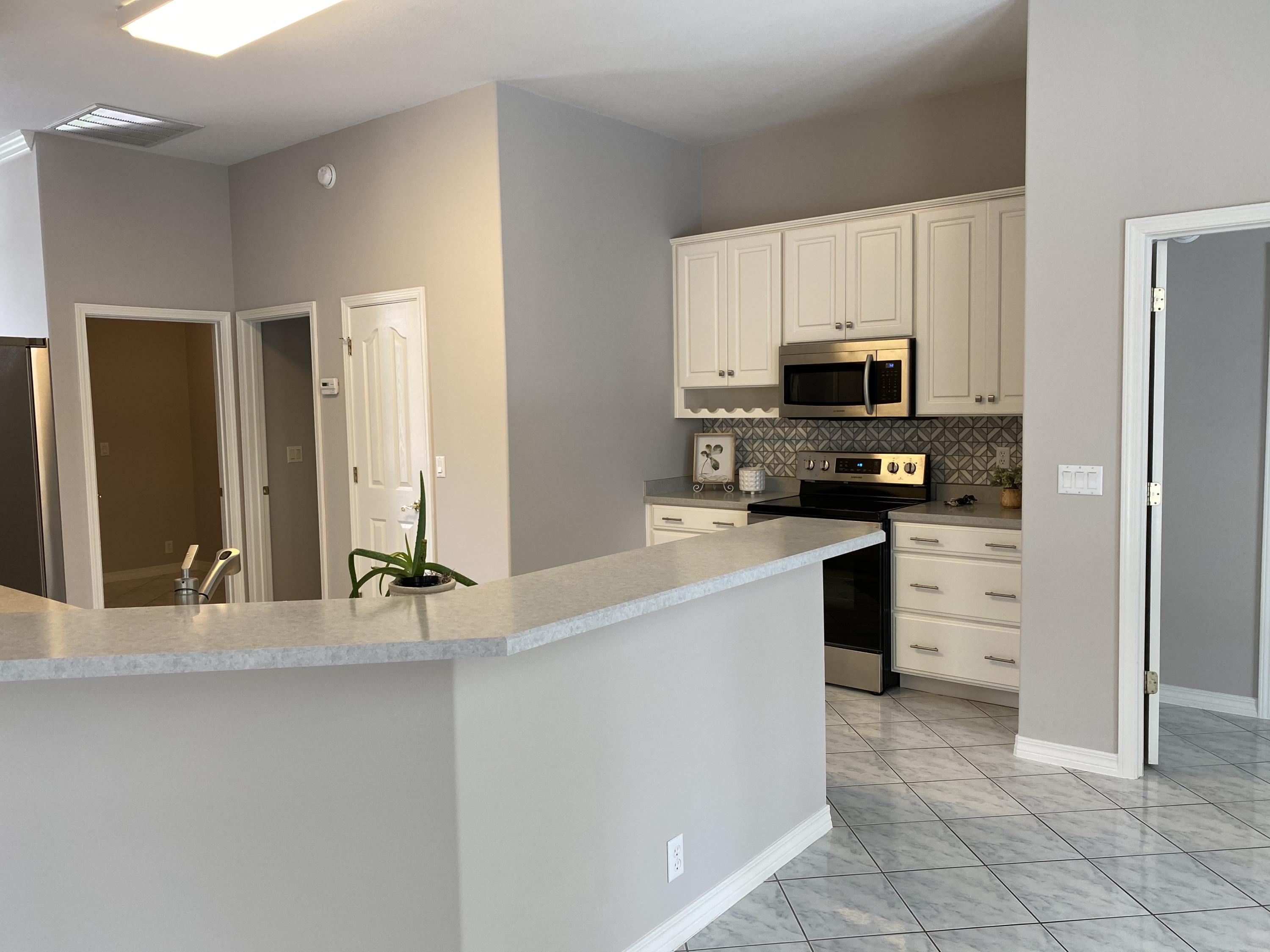 ROCKY BAYOU COUNTRY CLUB ESTATES 10 - Residential