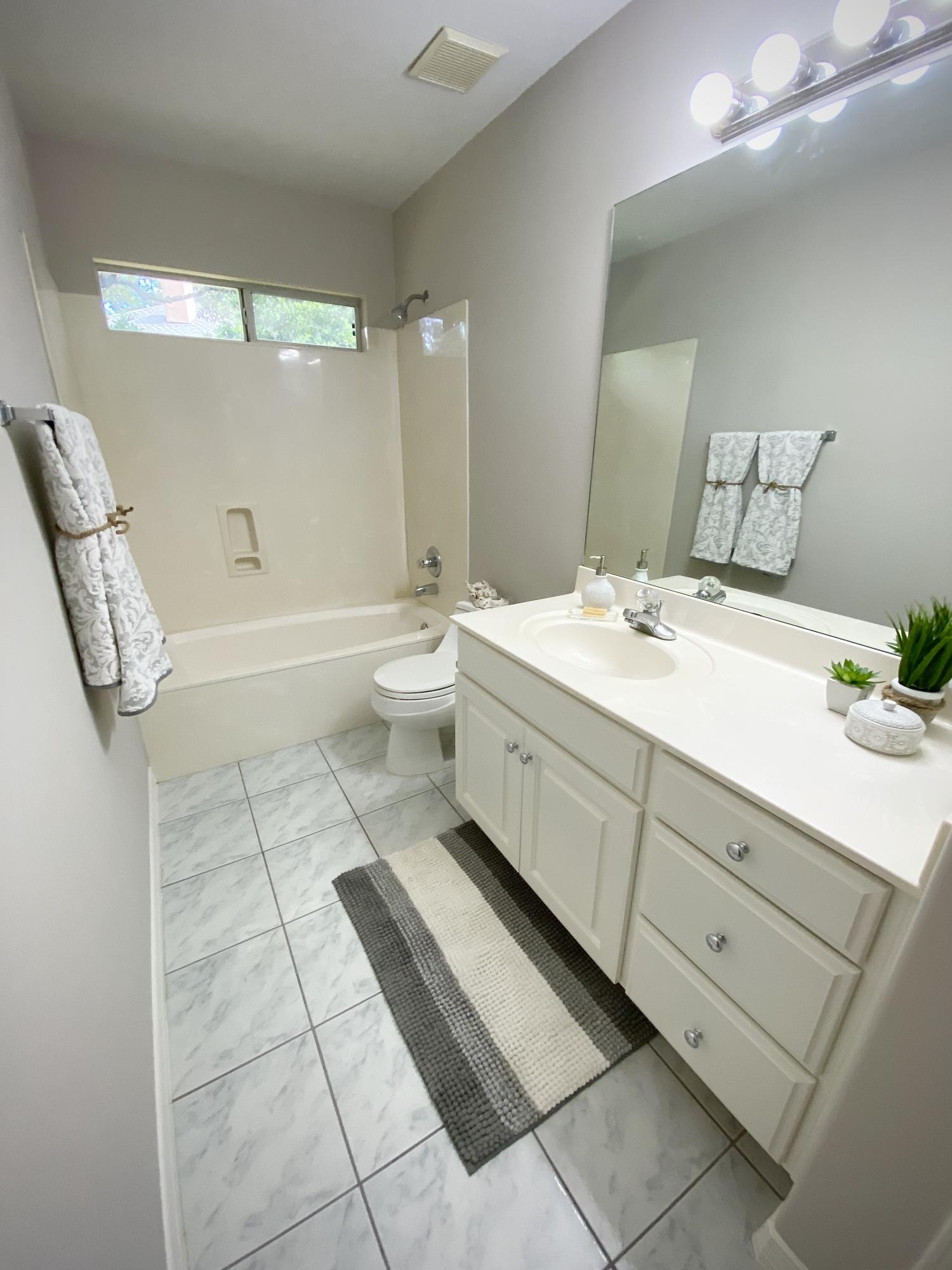 ROCKY BAYOU COUNTRY CLUB ESTATES 10 - Residential