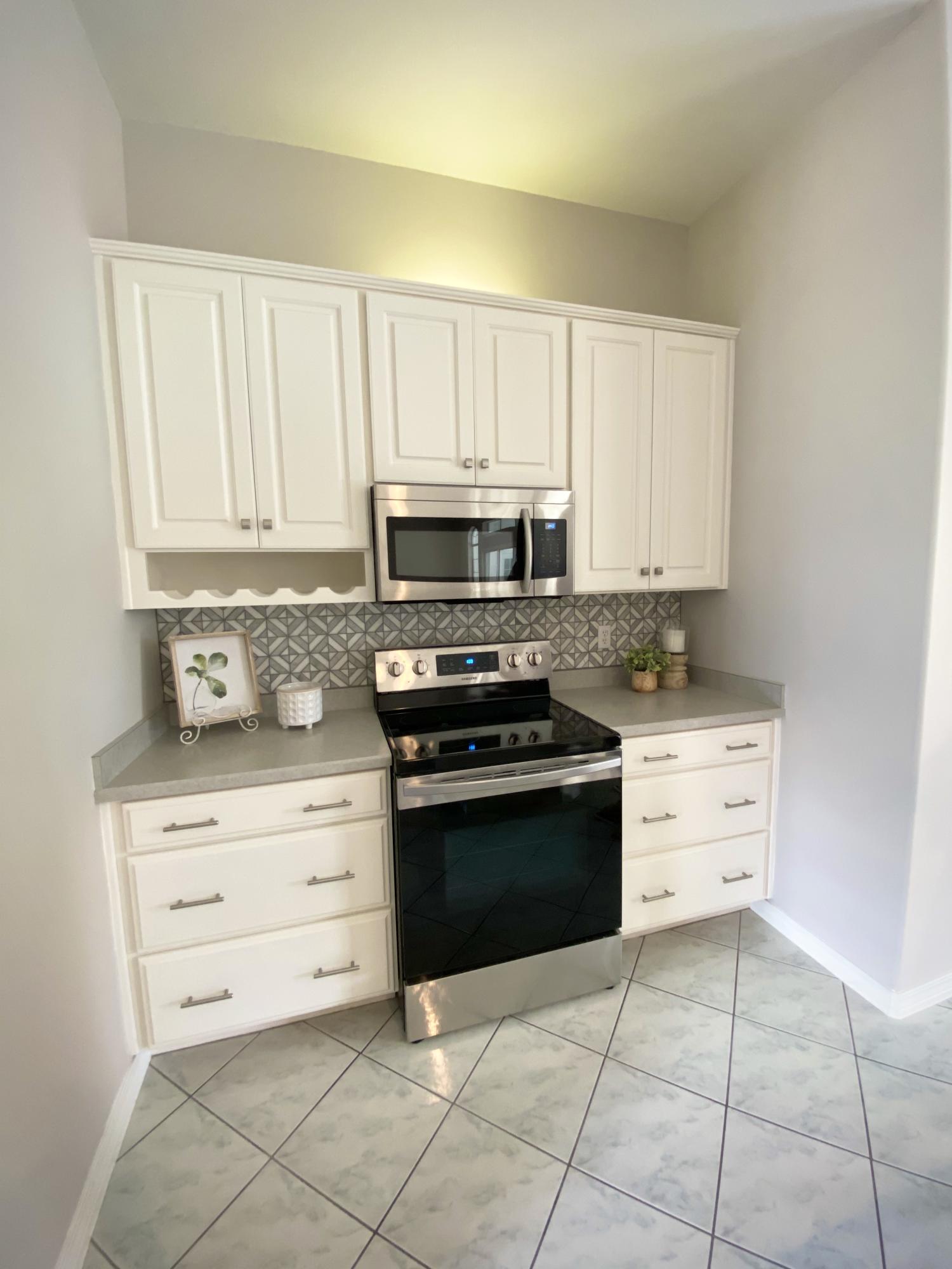 ROCKY BAYOU COUNTRY CLUB ESTATES 10 - Residential