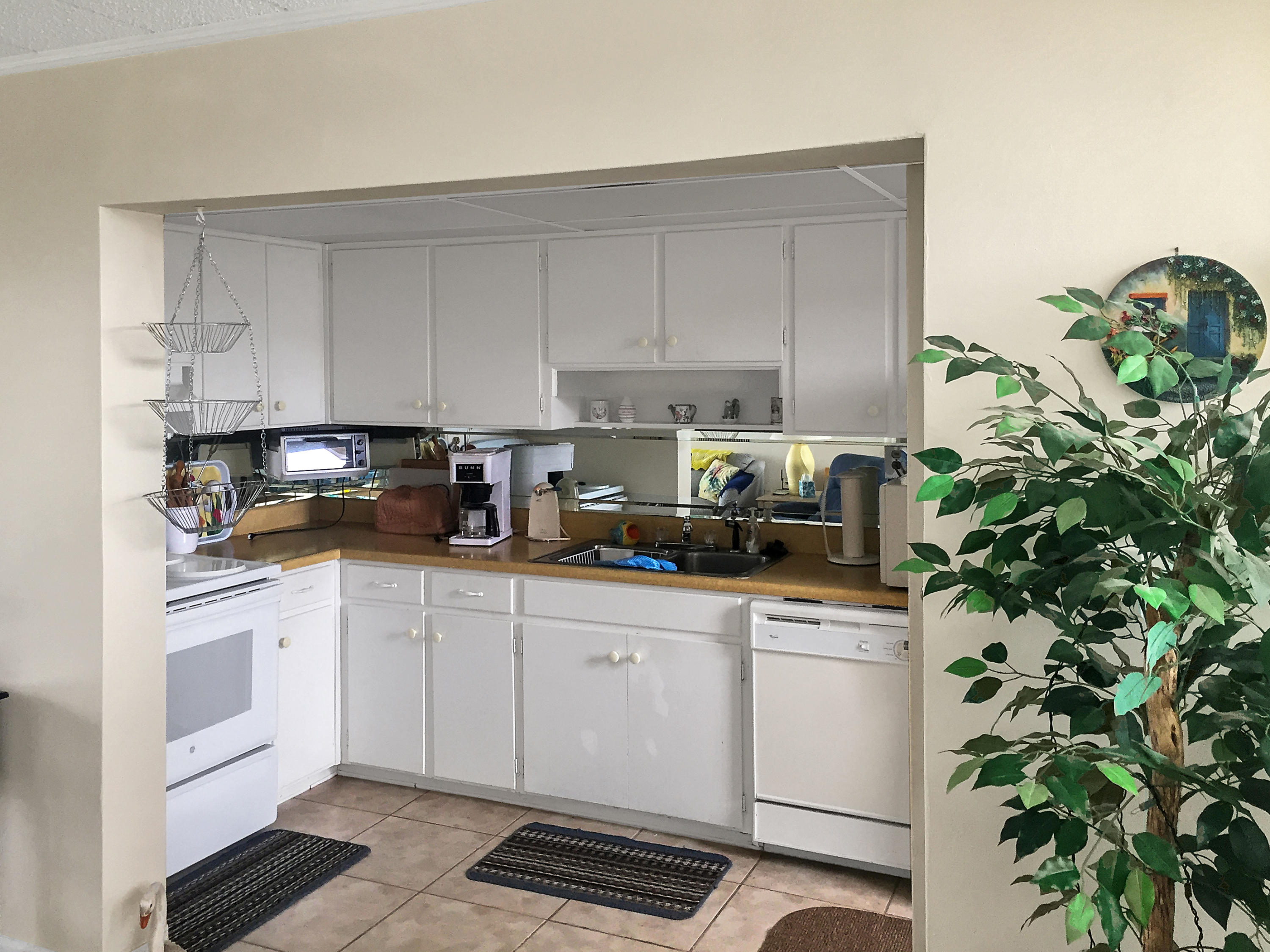 SEA PALM CONDO - Residential