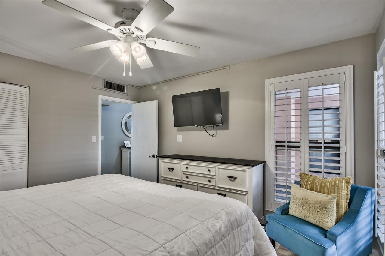 Jetty East Condominium - Residential