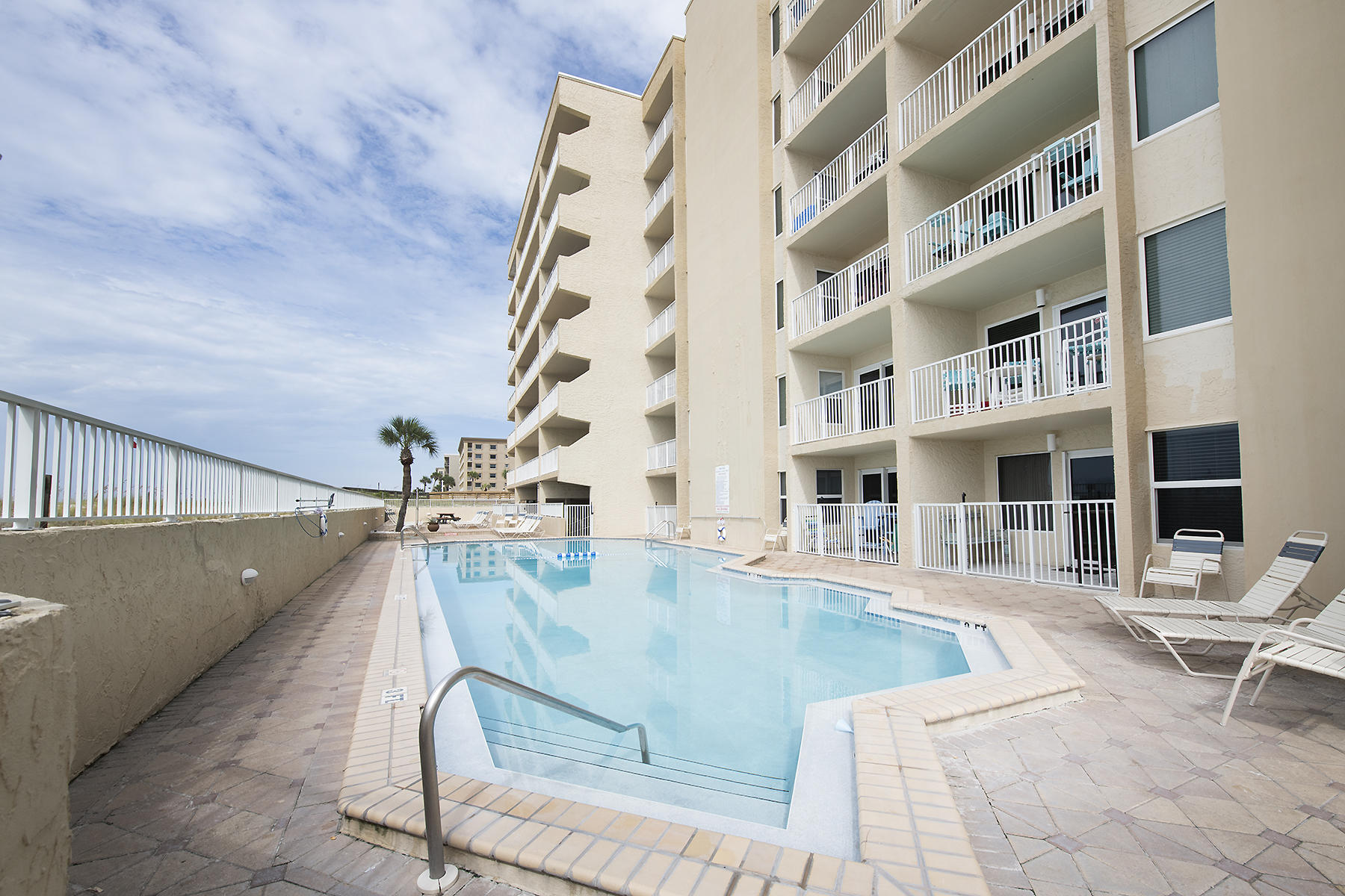 ISLAND ECHO CONDO - Residential