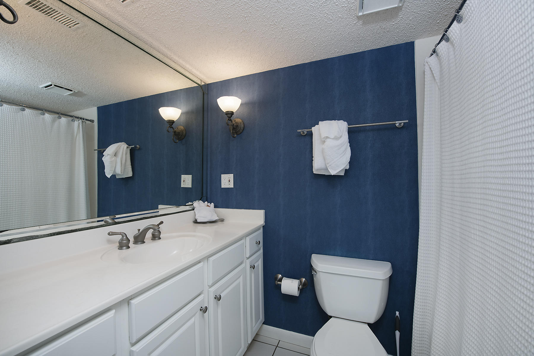 ISLAND ECHO CONDO - Residential