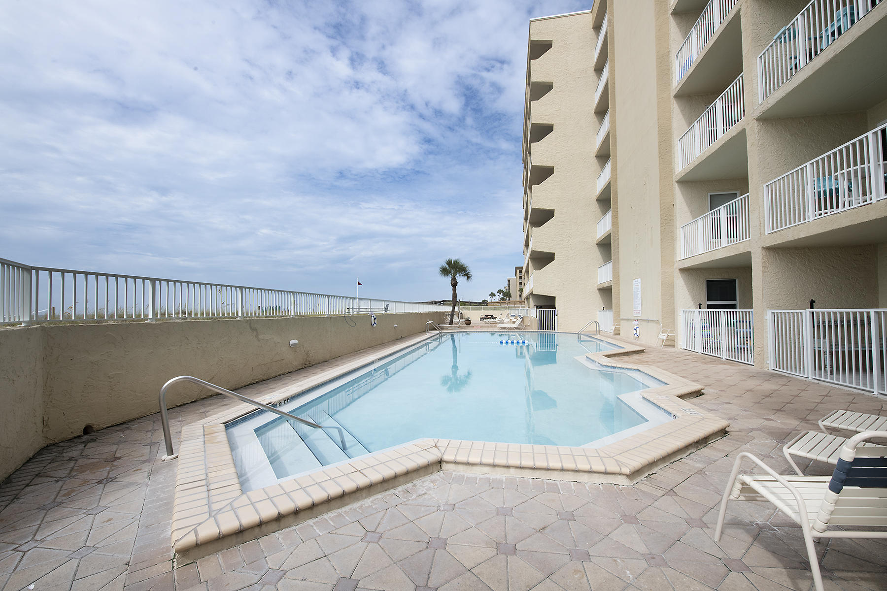 ISLAND ECHO CONDO - Residential