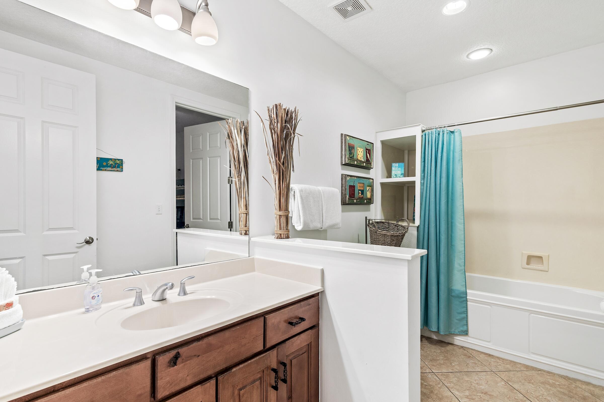 ALEXANDER AT PALM COURT - Residential