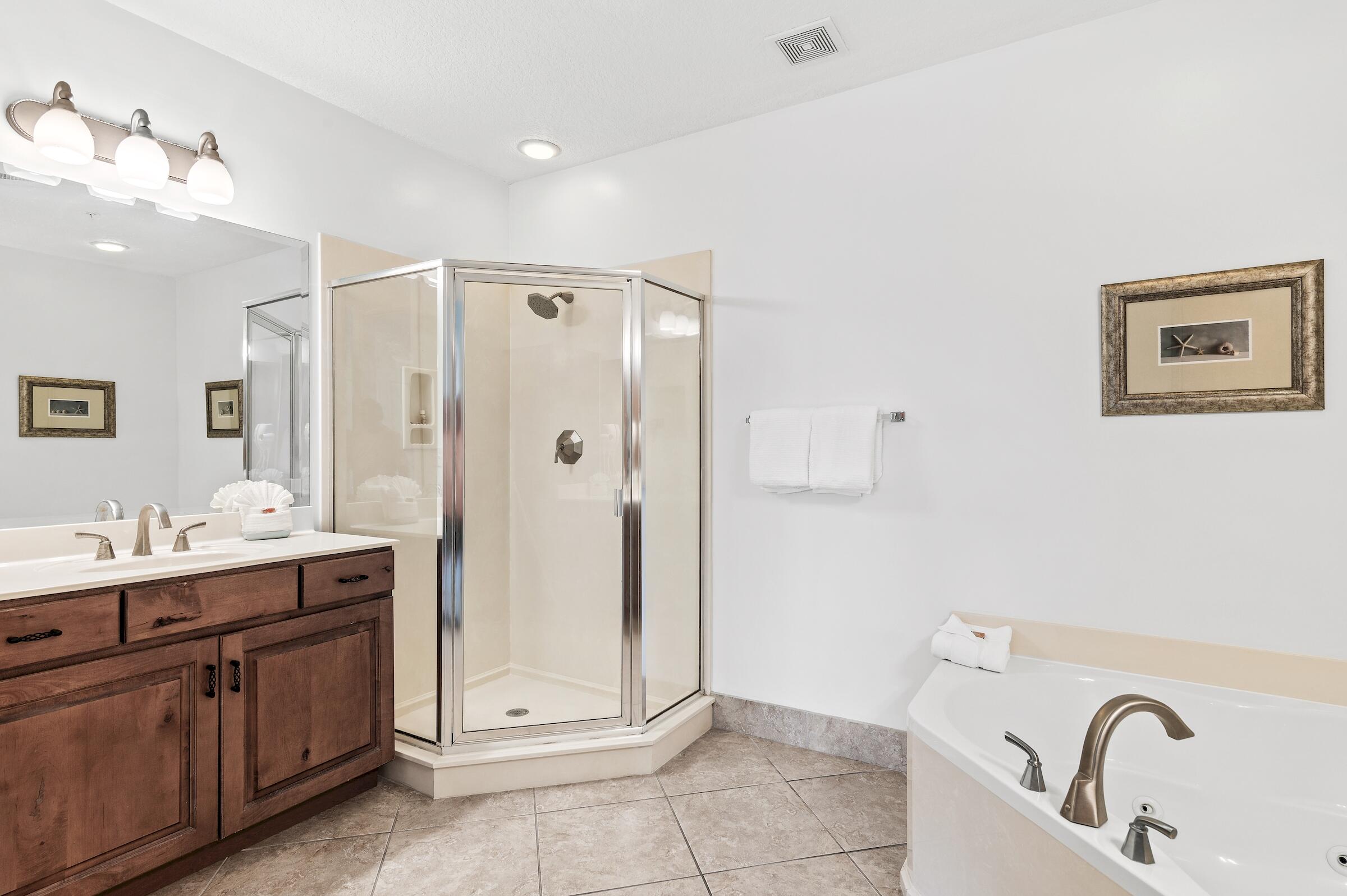 ALEXANDER AT PALM COURT - Residential
