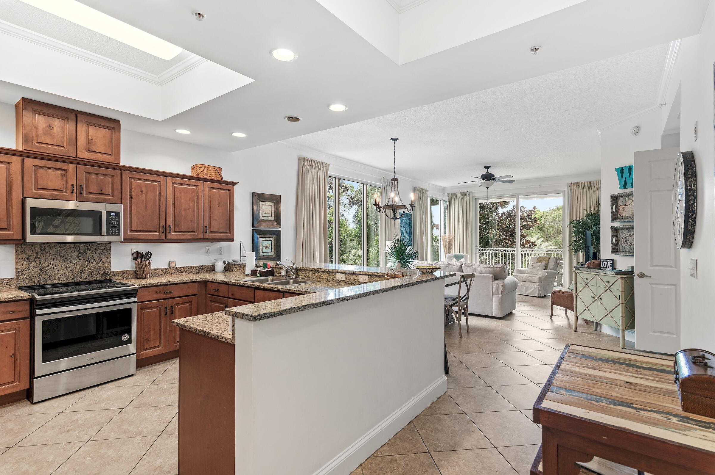 ALEXANDER AT PALM COURT - Residential