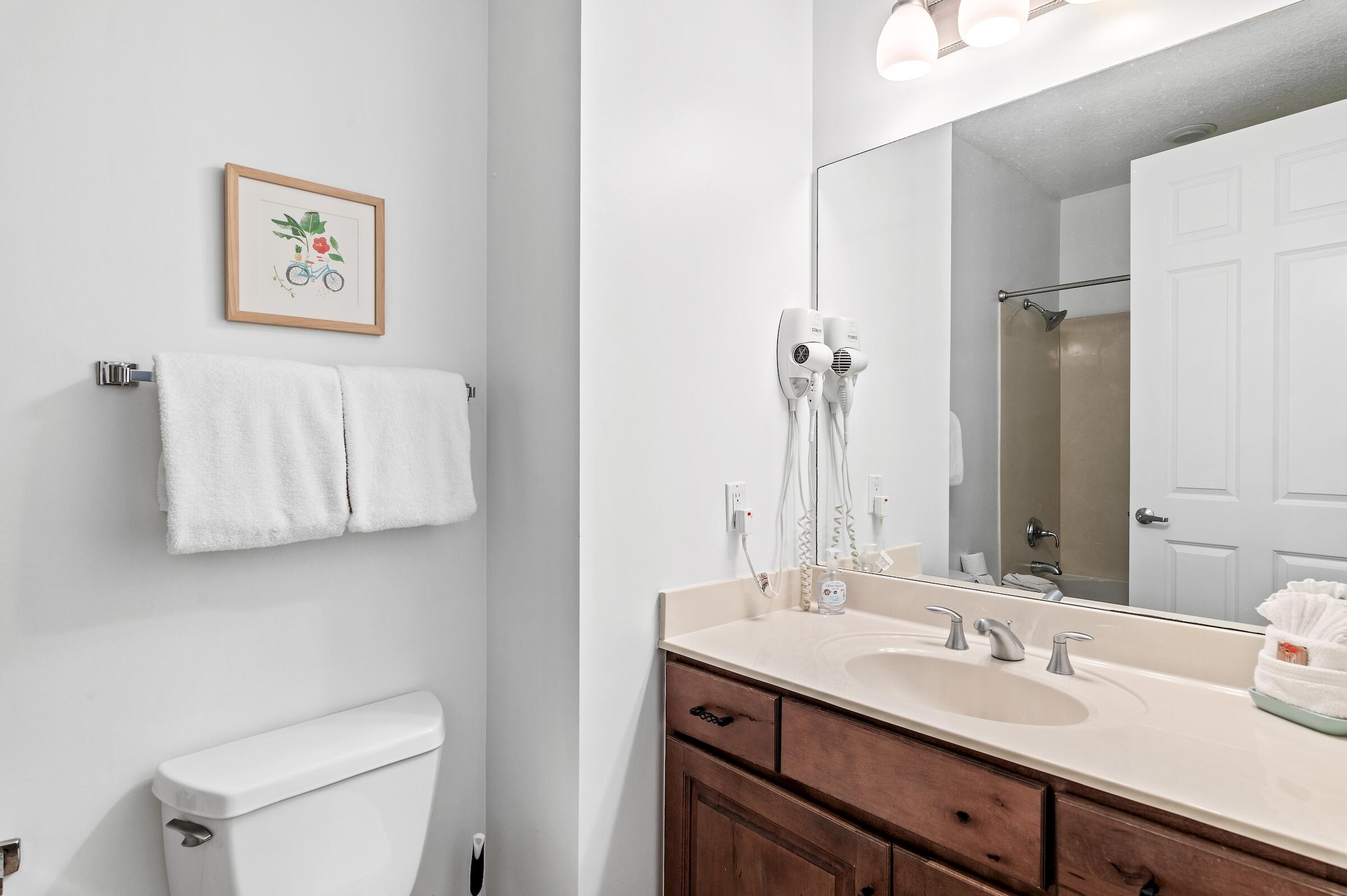 ALEXANDER AT PALM COURT - Residential