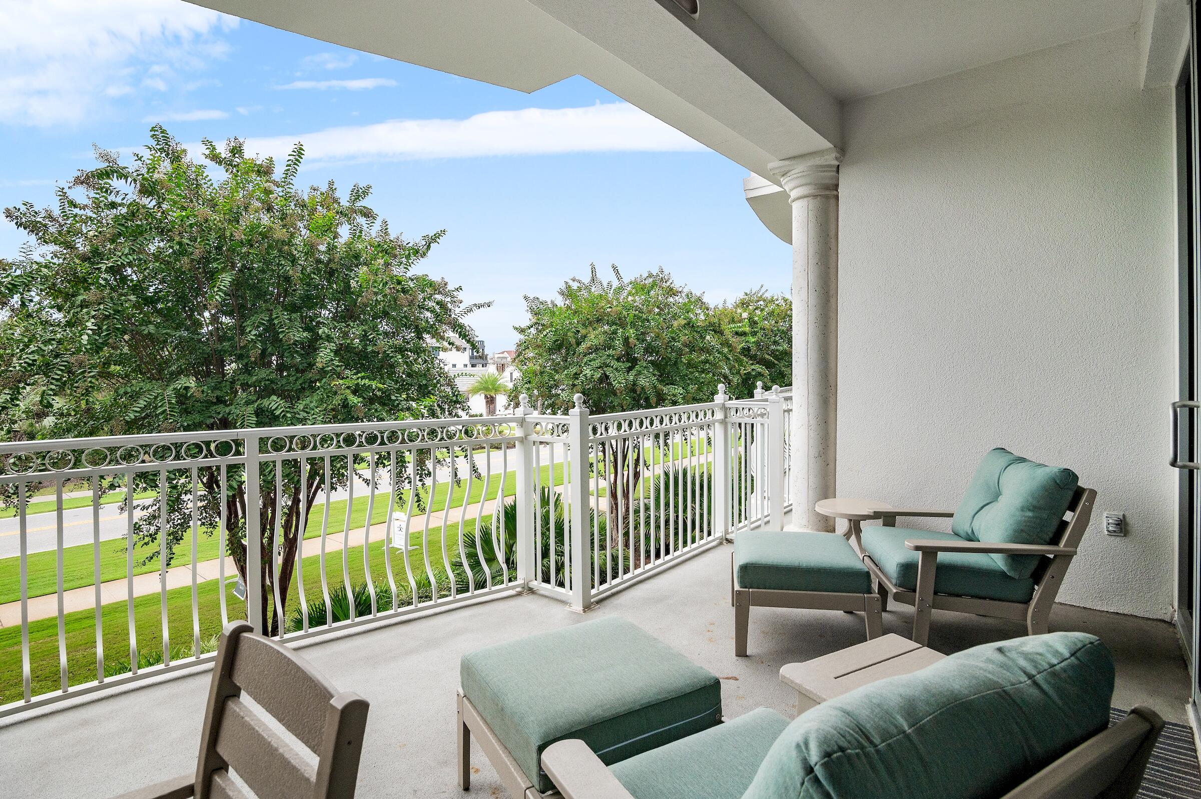 ALEXANDER AT PALM COURT - Residential