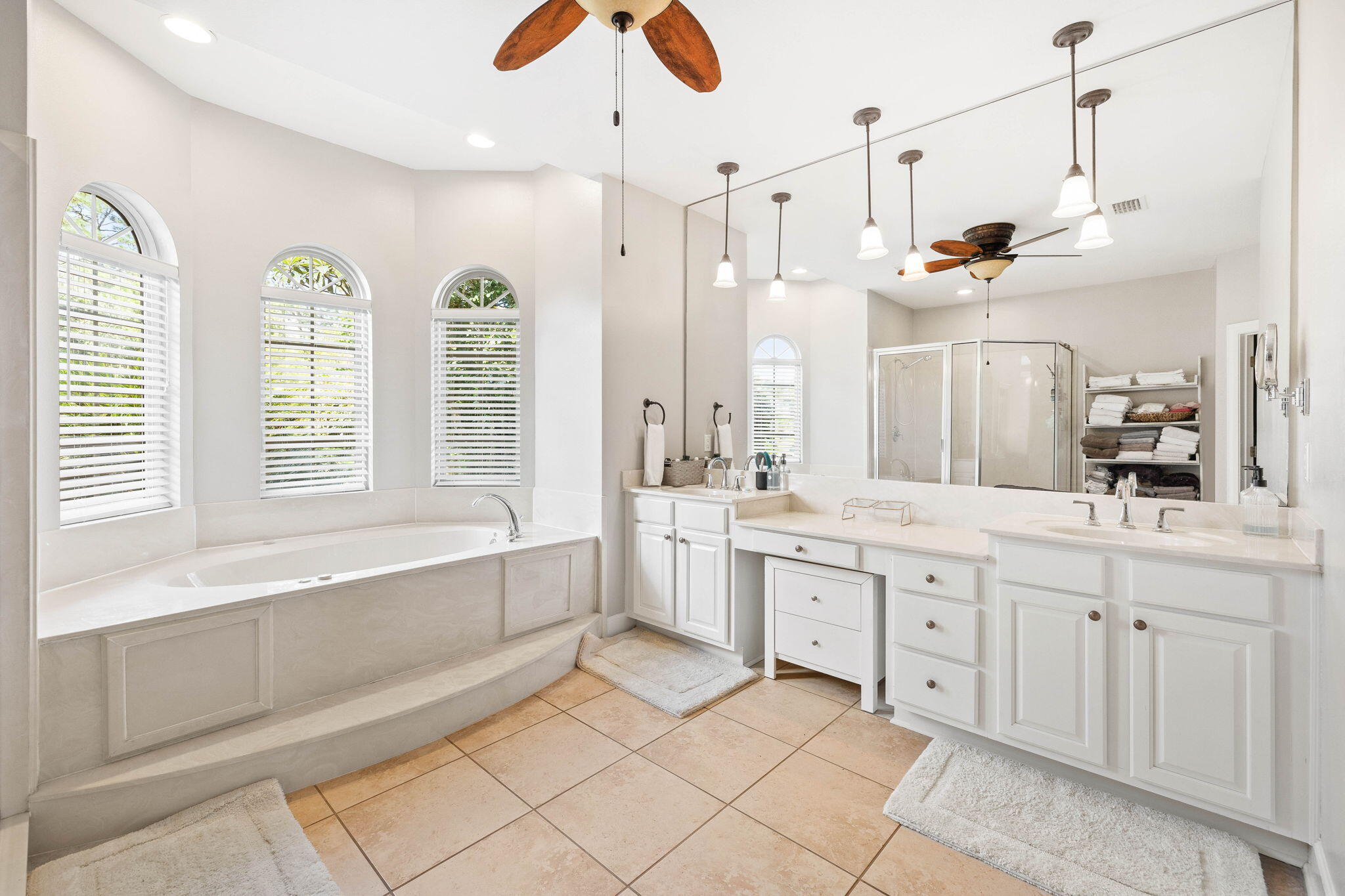 CHARDONNAY ESTATES - Residential