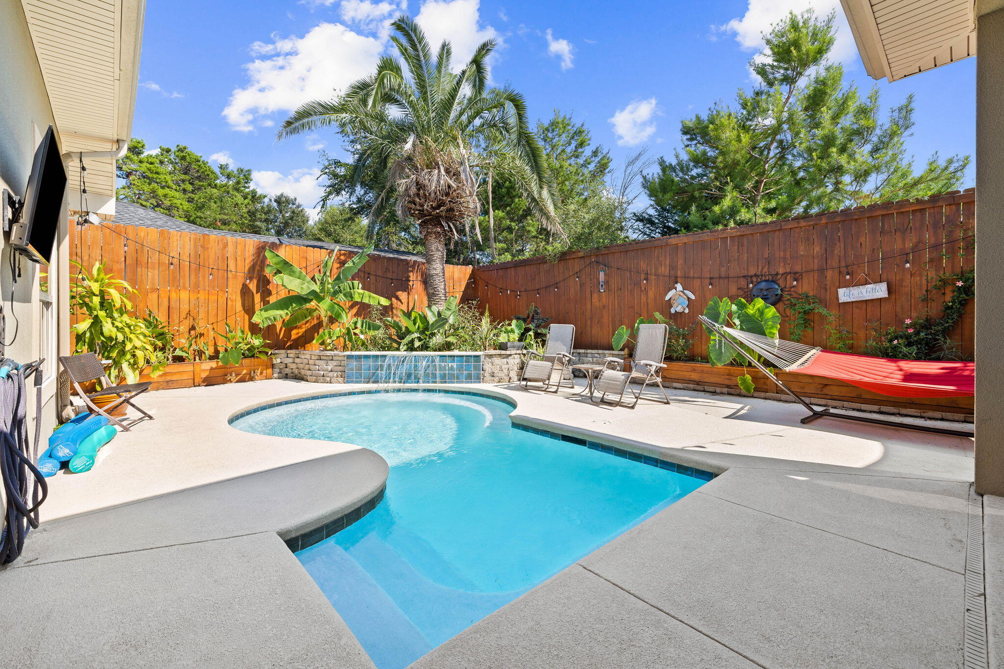 CHARDONNAY ESTATES - Residential