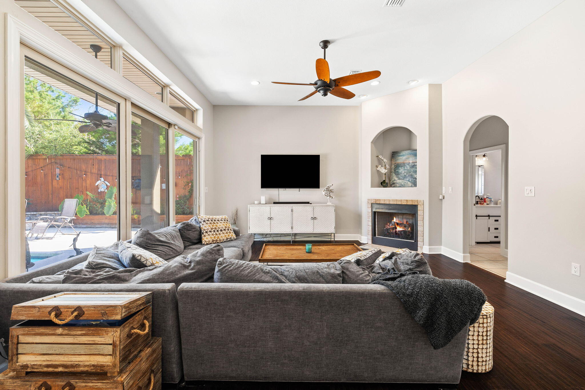 CHARDONNAY ESTATES - Residential
