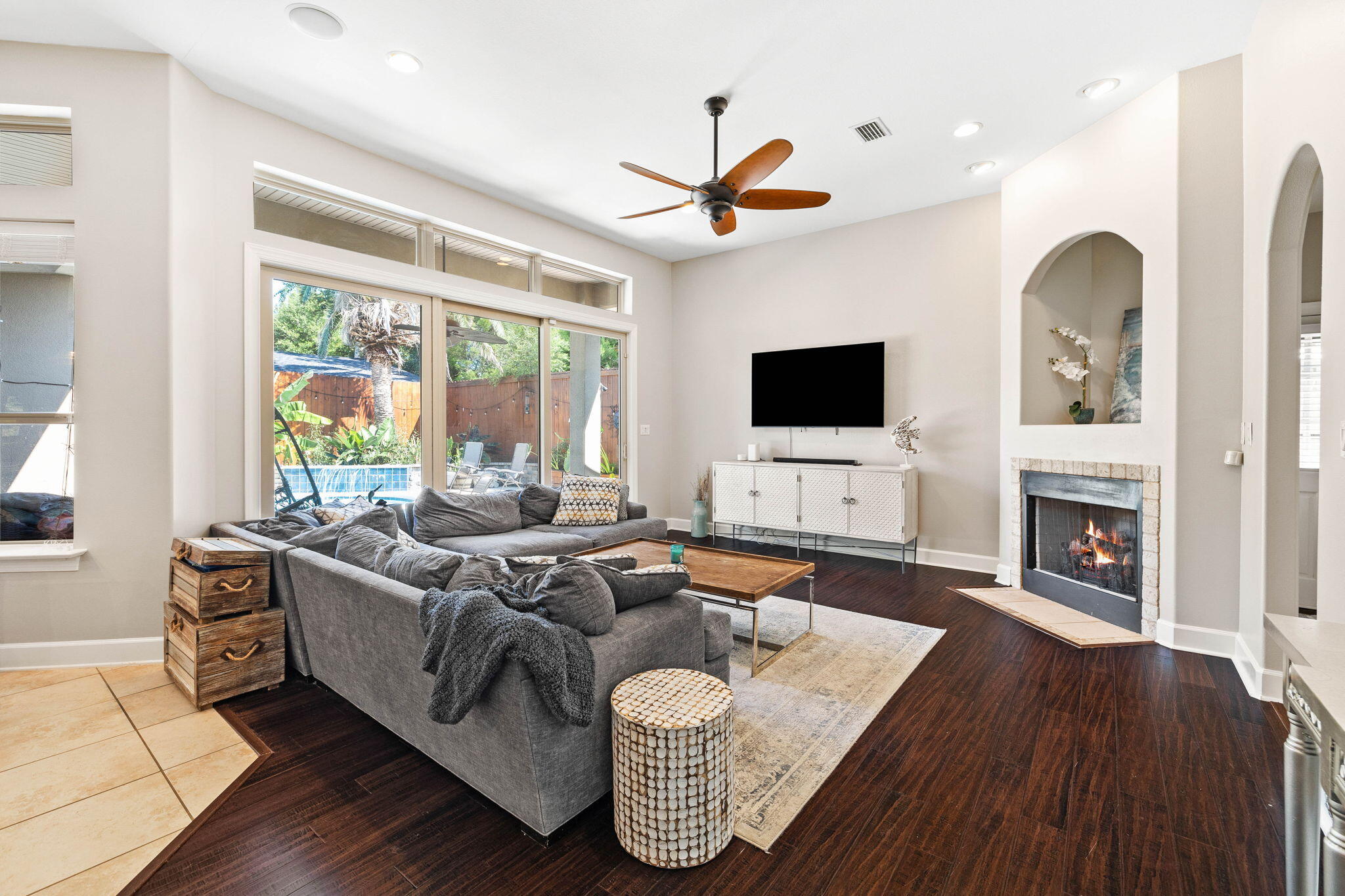 CHARDONNAY ESTATES - Residential