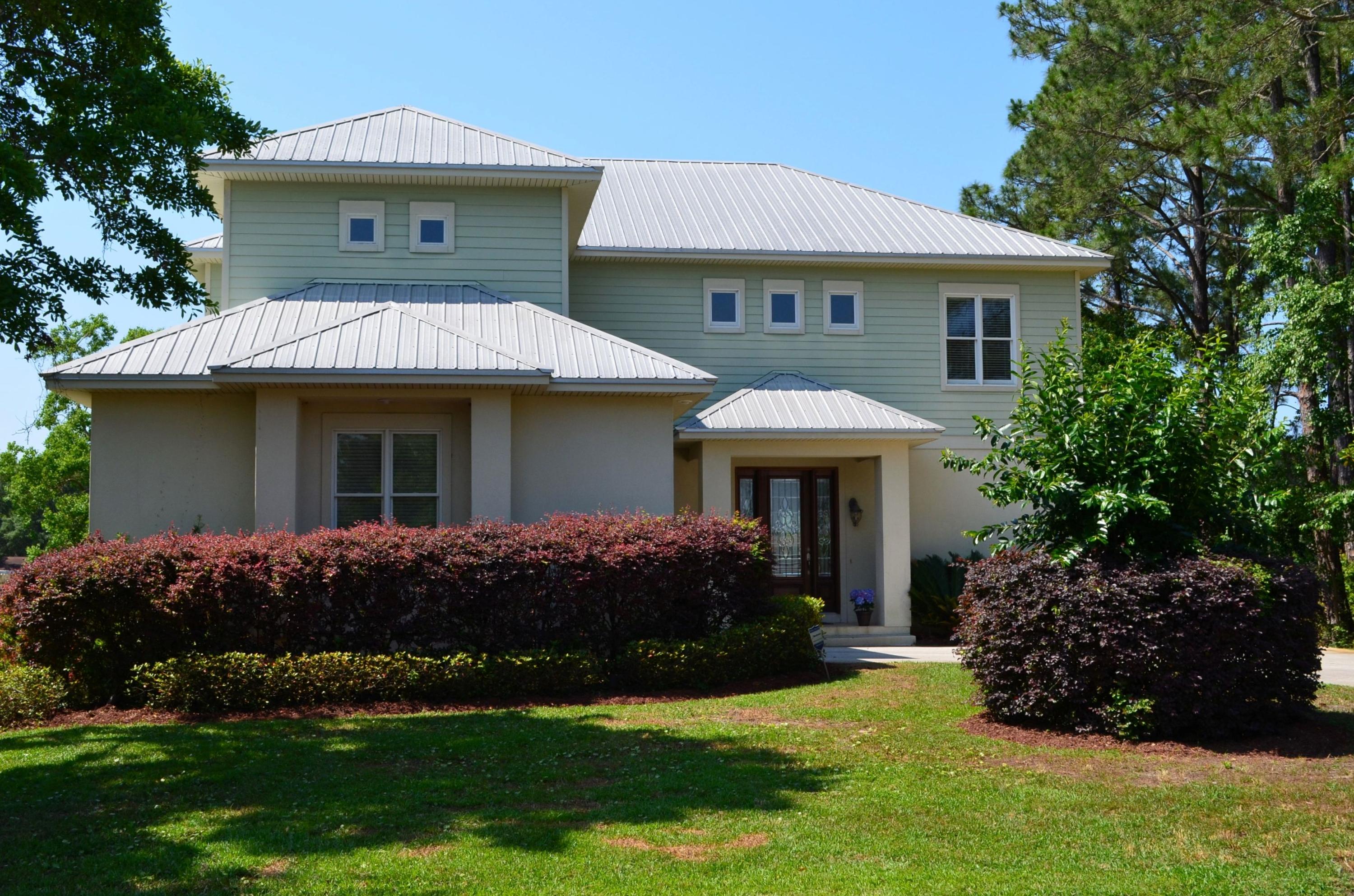 WATERFRONT BEST BUY! SPACIOUS FLOORPLAN DESIGNED TO CAPTURE WATERVIEWS AND FINELY CONSTRUCTED BY AWARD WINNING DIXON KAZEK CONSTRUCTION. MAIN FLOOR FEATURES 10 FOOT CEILINGS, CROWN MOLDING, RECESSED LIGHTING, 7'' BASEBOARD AND PORCELAIN TILE FLOORING. OPEN CONCEPT ALLOWS FOR GREAT FLOW AND CASUAL GATHERINGS ALL WHILE OVERLOOKING BEAUTIFUL BUCK BAYOU. KITCHEN FEATURES SILESTONE COUNTERS, TILE BACKSPLASH,CUSTOM CABINETS, STAINLESS APPLIANCES AND LARGE WALK IN PANTRY. ROOMY MASTER SUITE IS ON OPPOSITE SIDE OF FIRST FLOOR AND IS A SPECIAL RETREAT OF IT'S OWN. WAKE UP TO SERENE WATER VIEWS. MASTER BATH INCLUDES HIS AND HERS CLOSETS, DOUBLE VANITIES, WALK IN SHOWER AND JACUZZI TUB. 2ND FLOOR FEATURES 4 BEDROOMS, 2 FULL BATHS AND