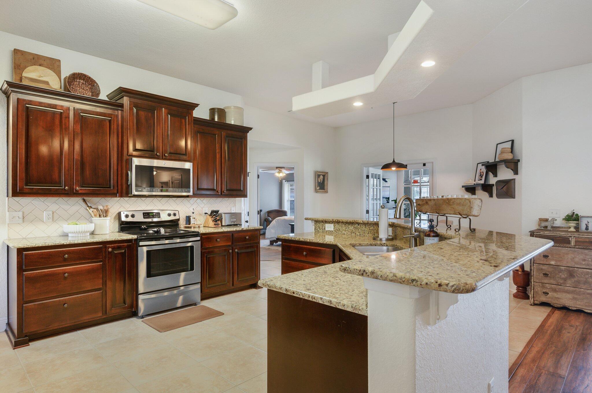 CARDINAL ESTATES - Residential