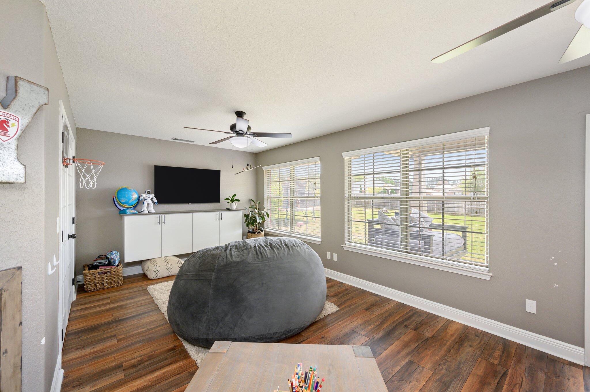 CARDINAL ESTATES - Residential