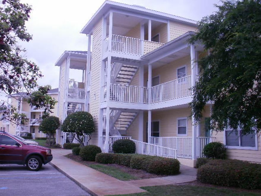 Real Estate Investors!! 10% ROI potential!$114,000 well priced w/$1050 mo. average lease. Sandestine's #1010 Pointe of View Condominium@ 200 Sandestin Lane/Miramar Beach, Fl.2BR/2Ba top floor , desirable end unit. Includes newer AC ! washer/dryer, balcony, storage, community pool & fitness. Great location!!! Walk to upscale Grand Blvd. shopping & dining. Close to beaches!!