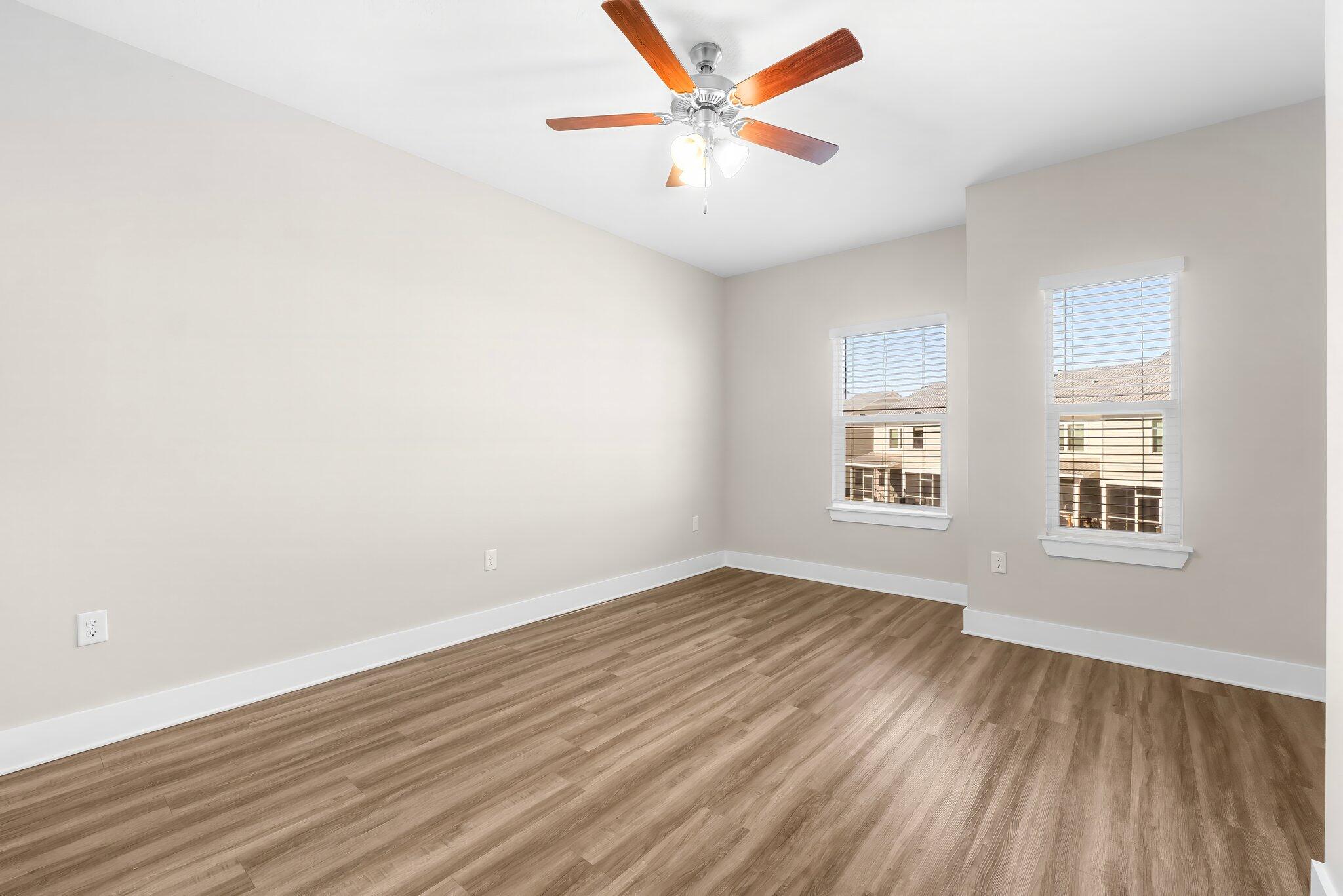 VERANDAS AT FREEPORT - Residential Lease