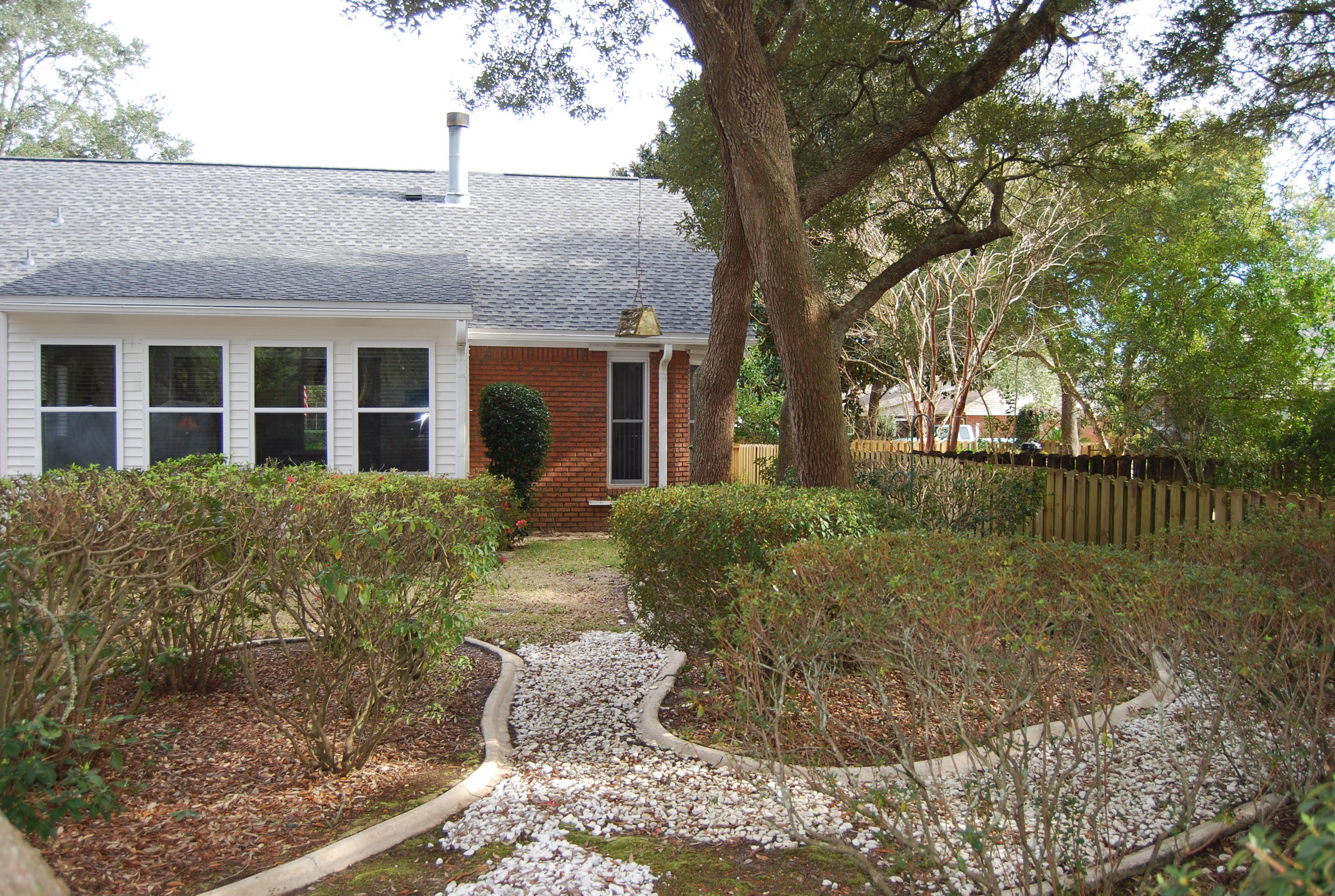 PARKWOOD LN BWB - Residential