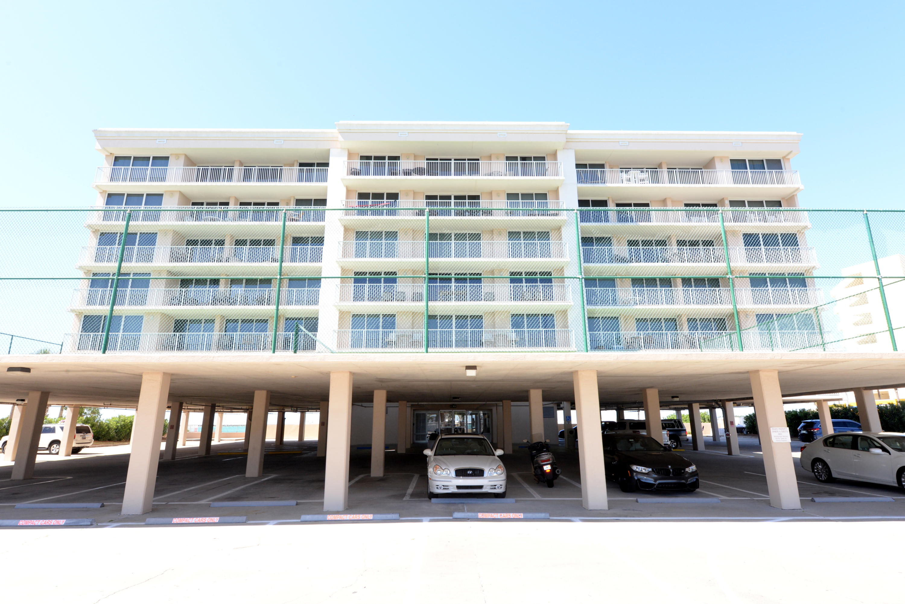 WATERVIEW TOWERS - Residential