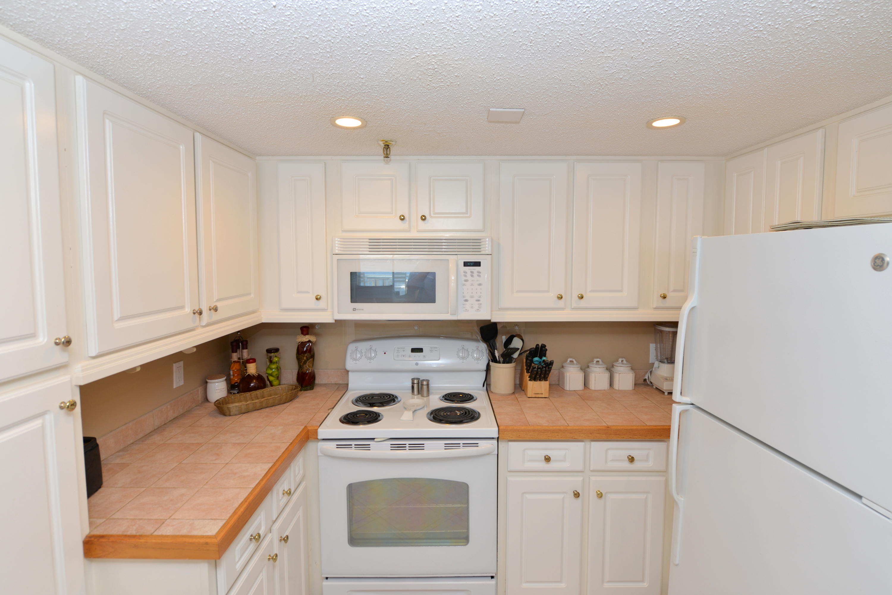 WATERVIEW TOWERS - Residential