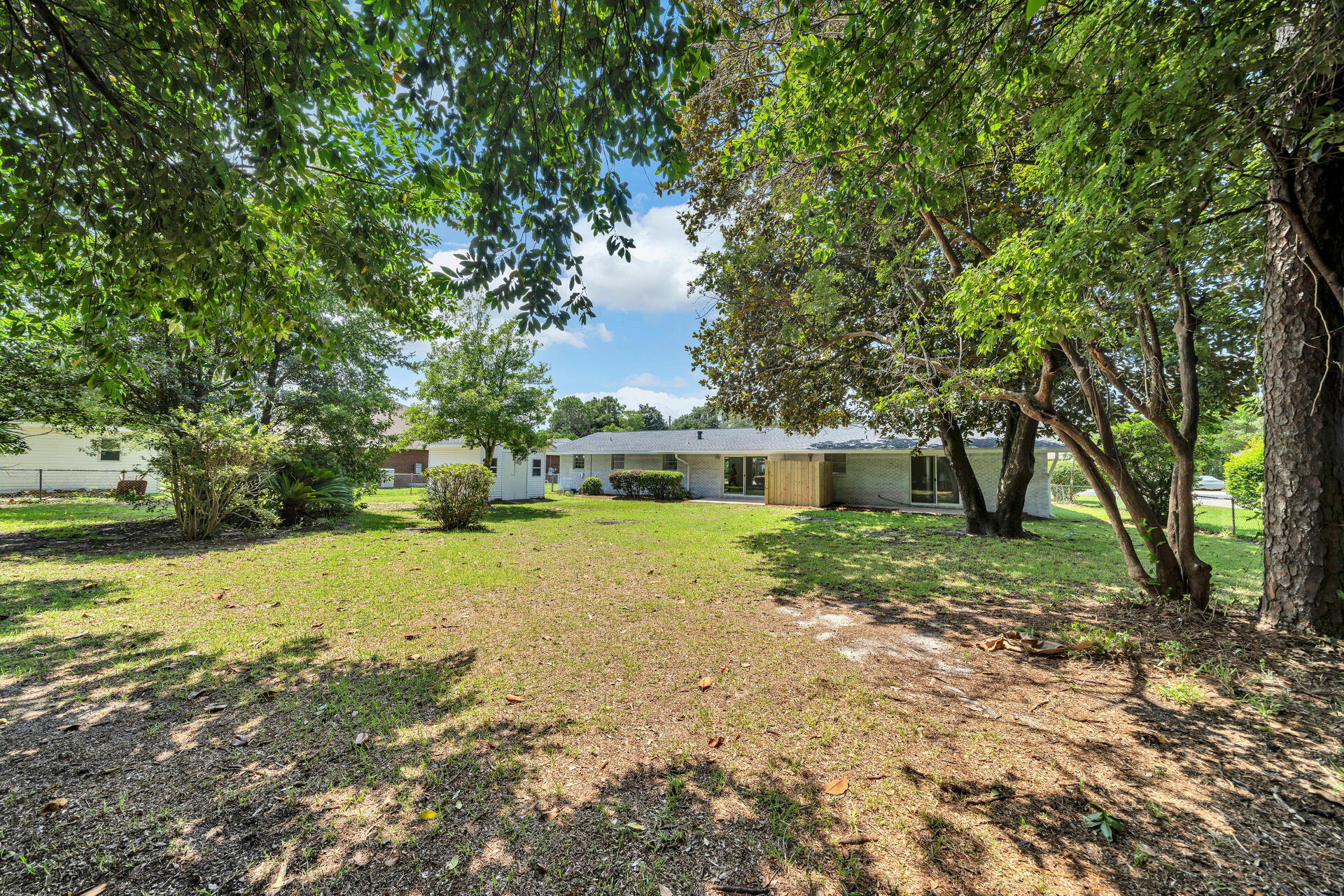 BAYOU POQUITO - Residential