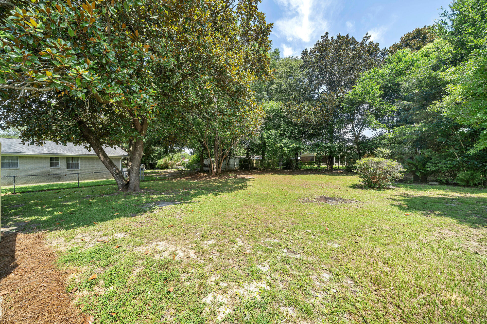 BAYOU POQUITO - Residential