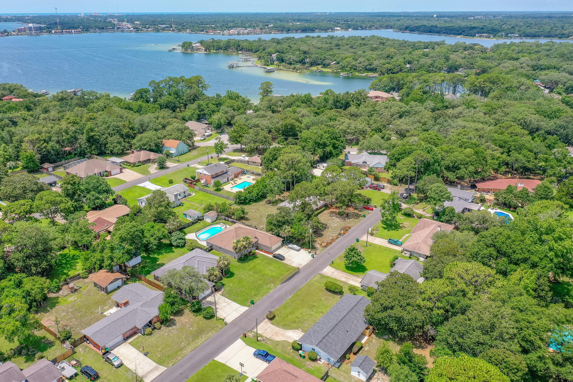 BAYOU POQUITO - Residential