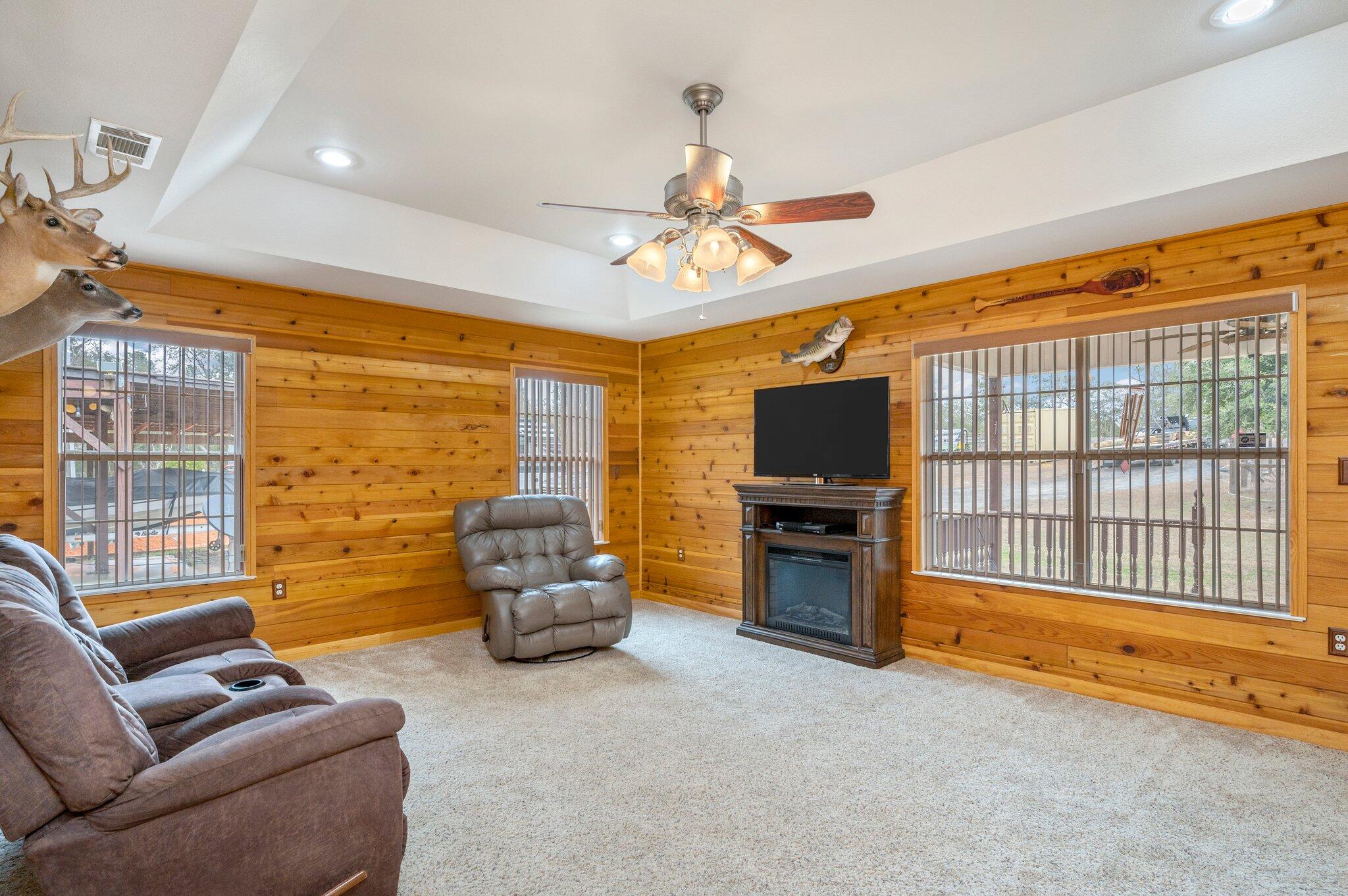 INDIAN SPRINGS - Residential