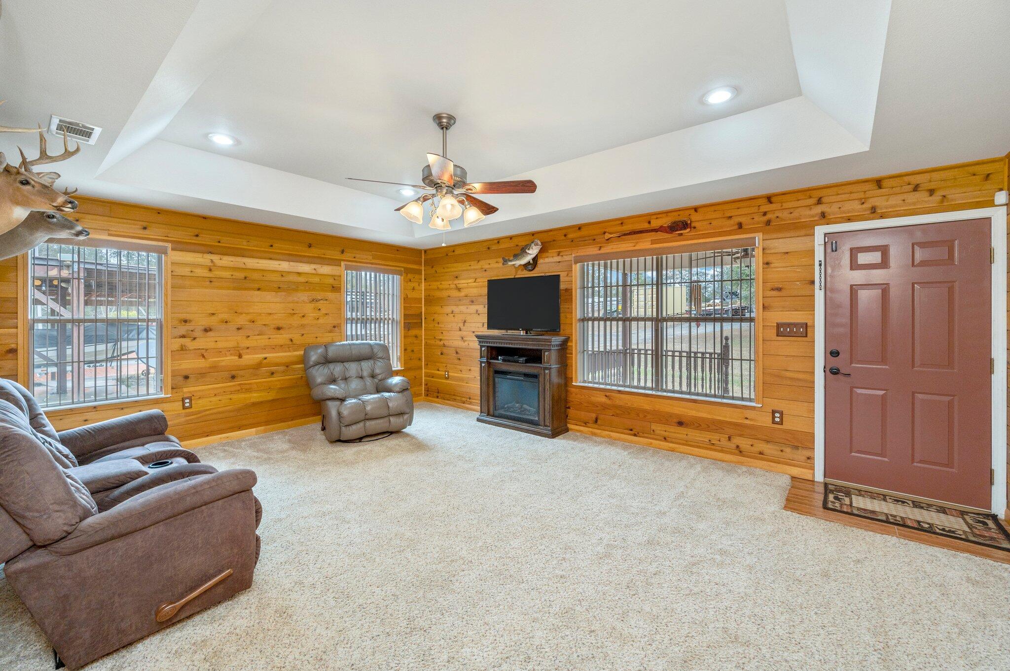 INDIAN SPRINGS - Residential