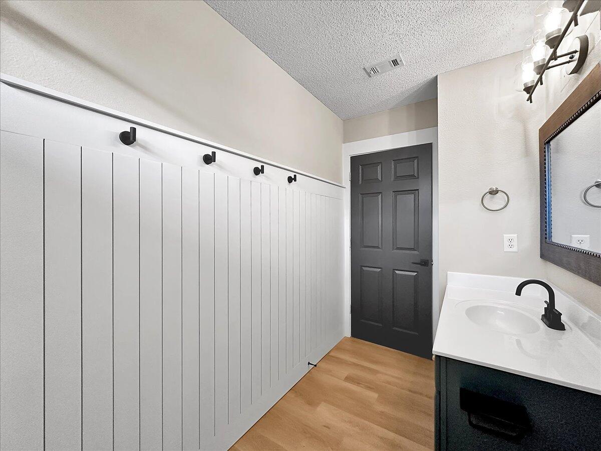 HOLLEY BY THE SEA - Residential