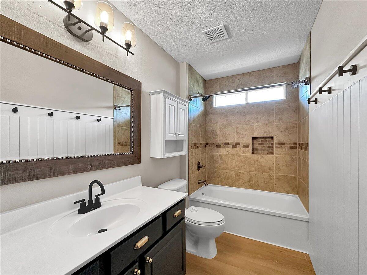 HOLLEY BY THE SEA - Residential