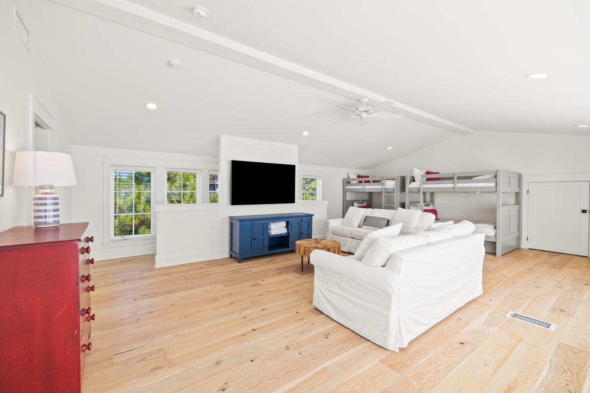 BLUE MOUNTAIN BEACH - Residential