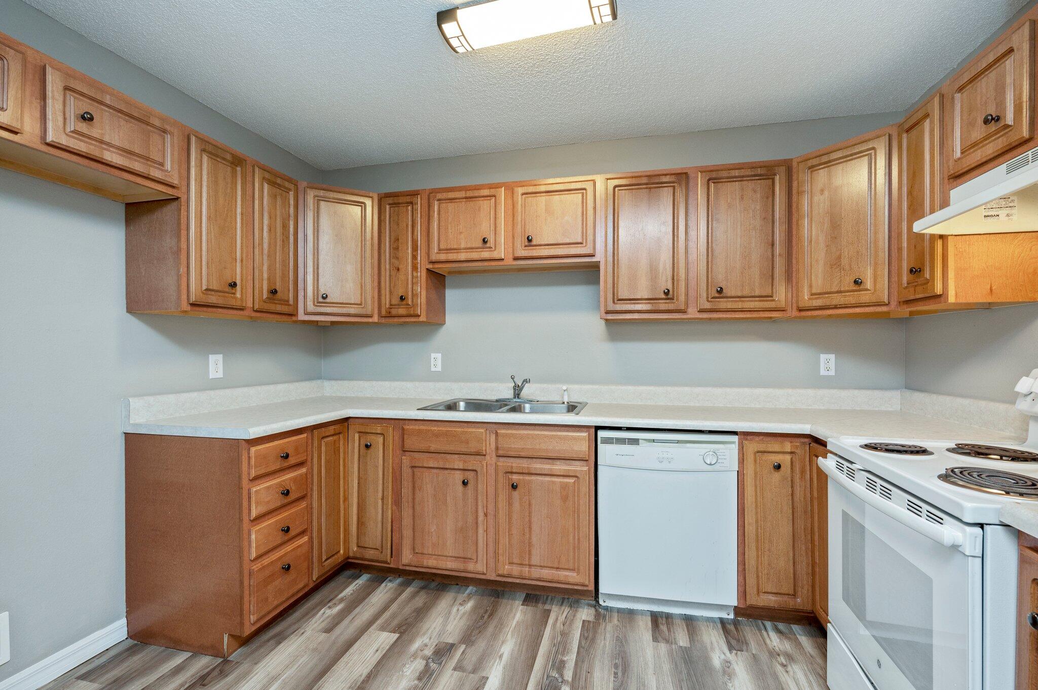 SULLIVANS ADDN TO CRESTVIEW - Residential