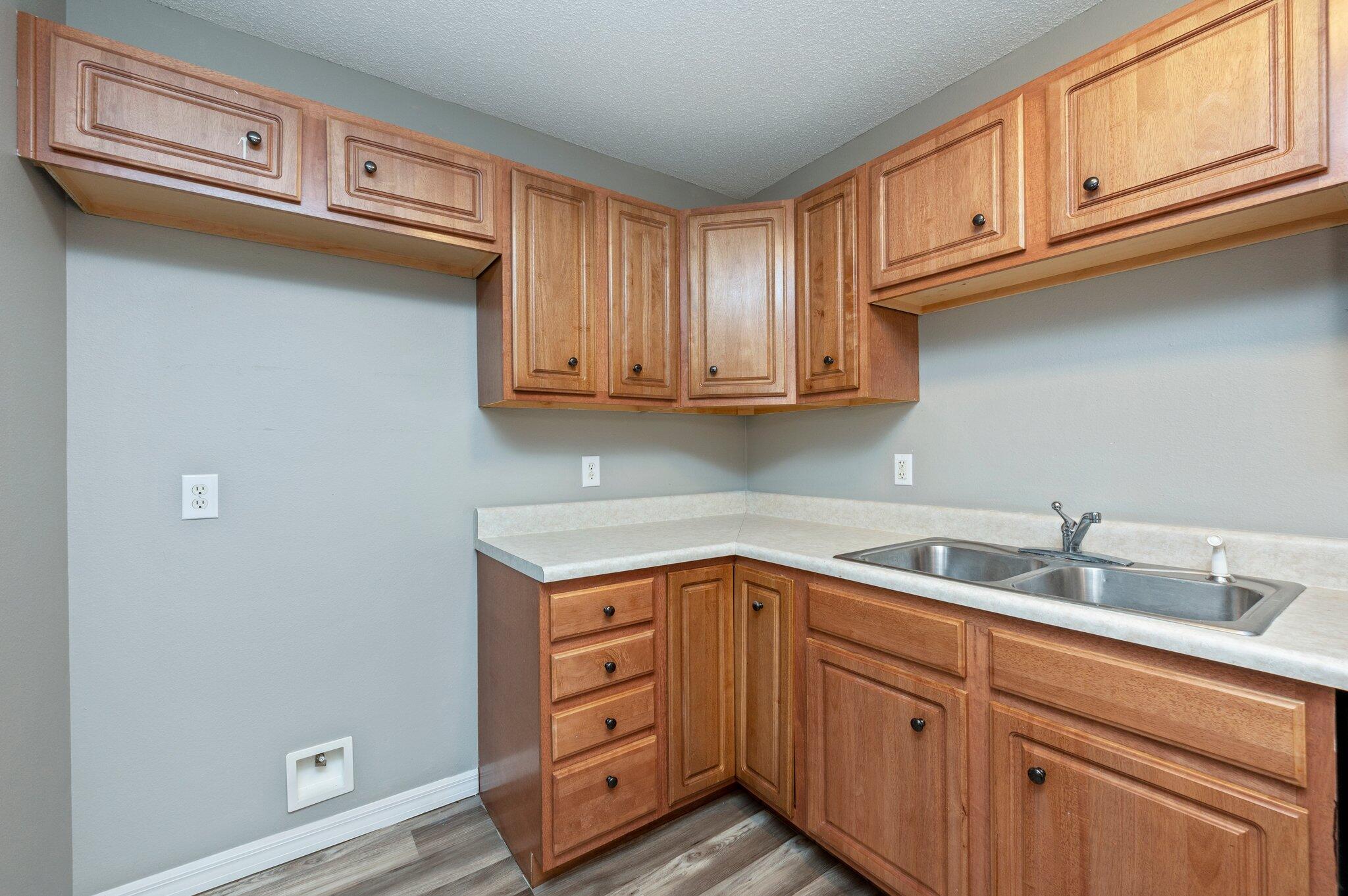 SULLIVANS ADDN TO CRESTVIEW - Residential