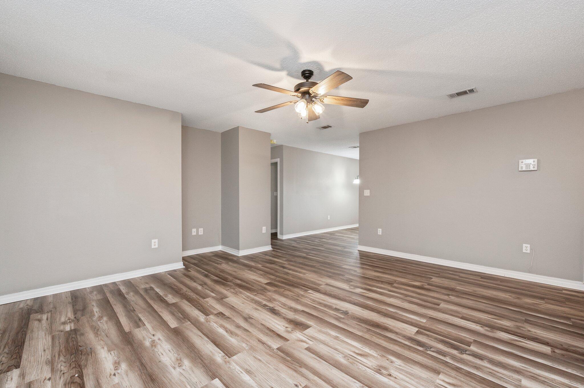 SULLIVANS ADDN TO CRESTVIEW - Residential