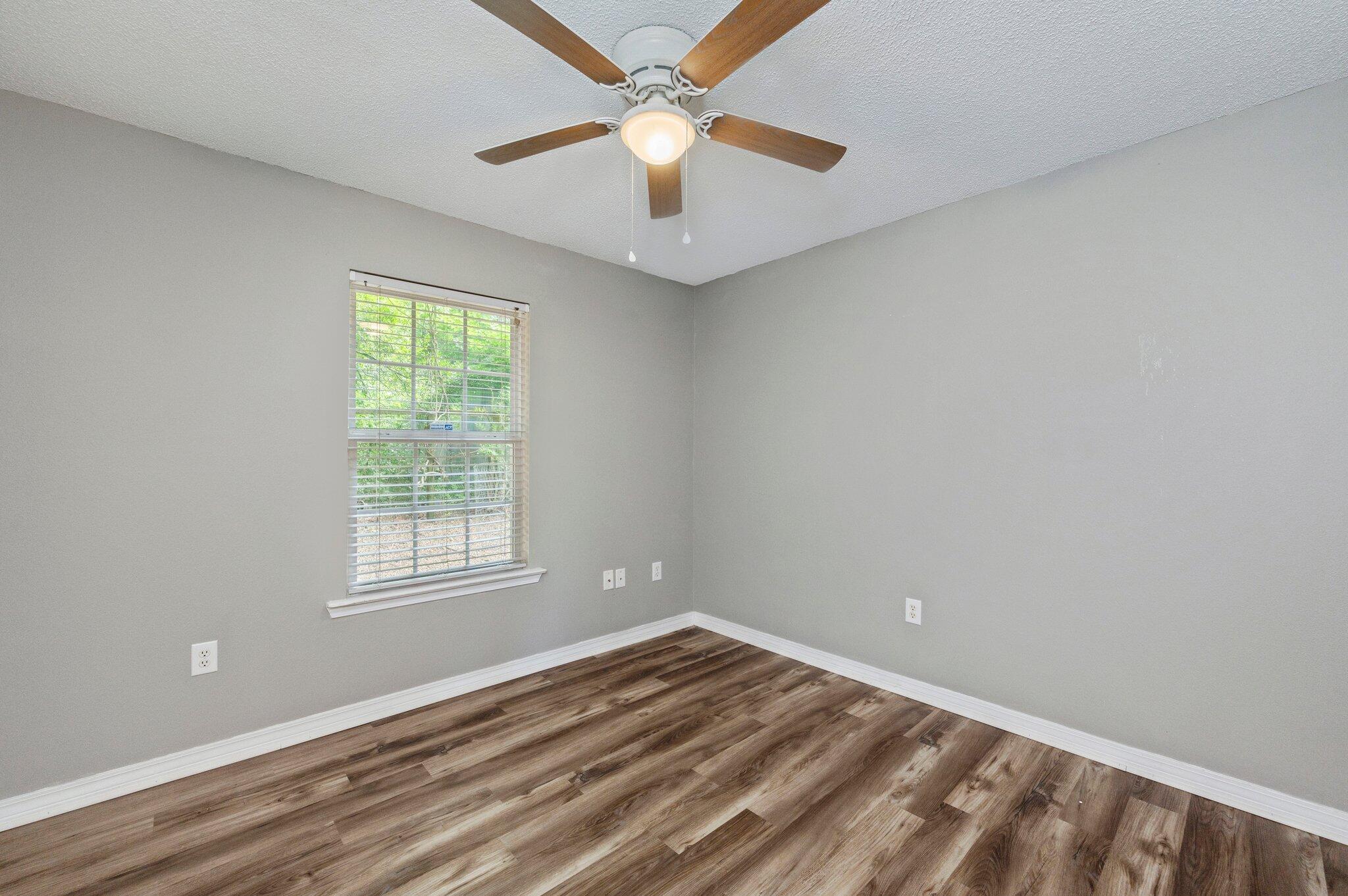 SULLIVANS ADDN TO CRESTVIEW - Residential