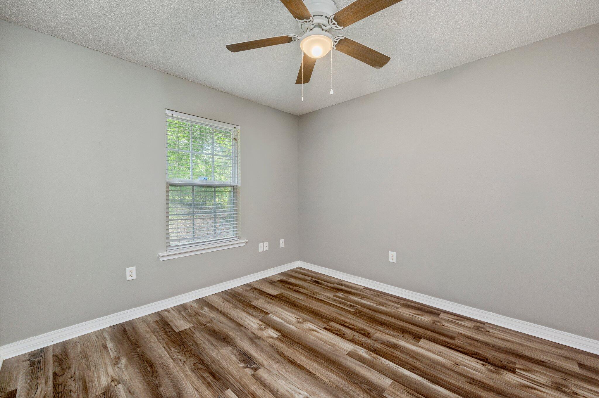 SULLIVANS ADDN TO CRESTVIEW - Residential