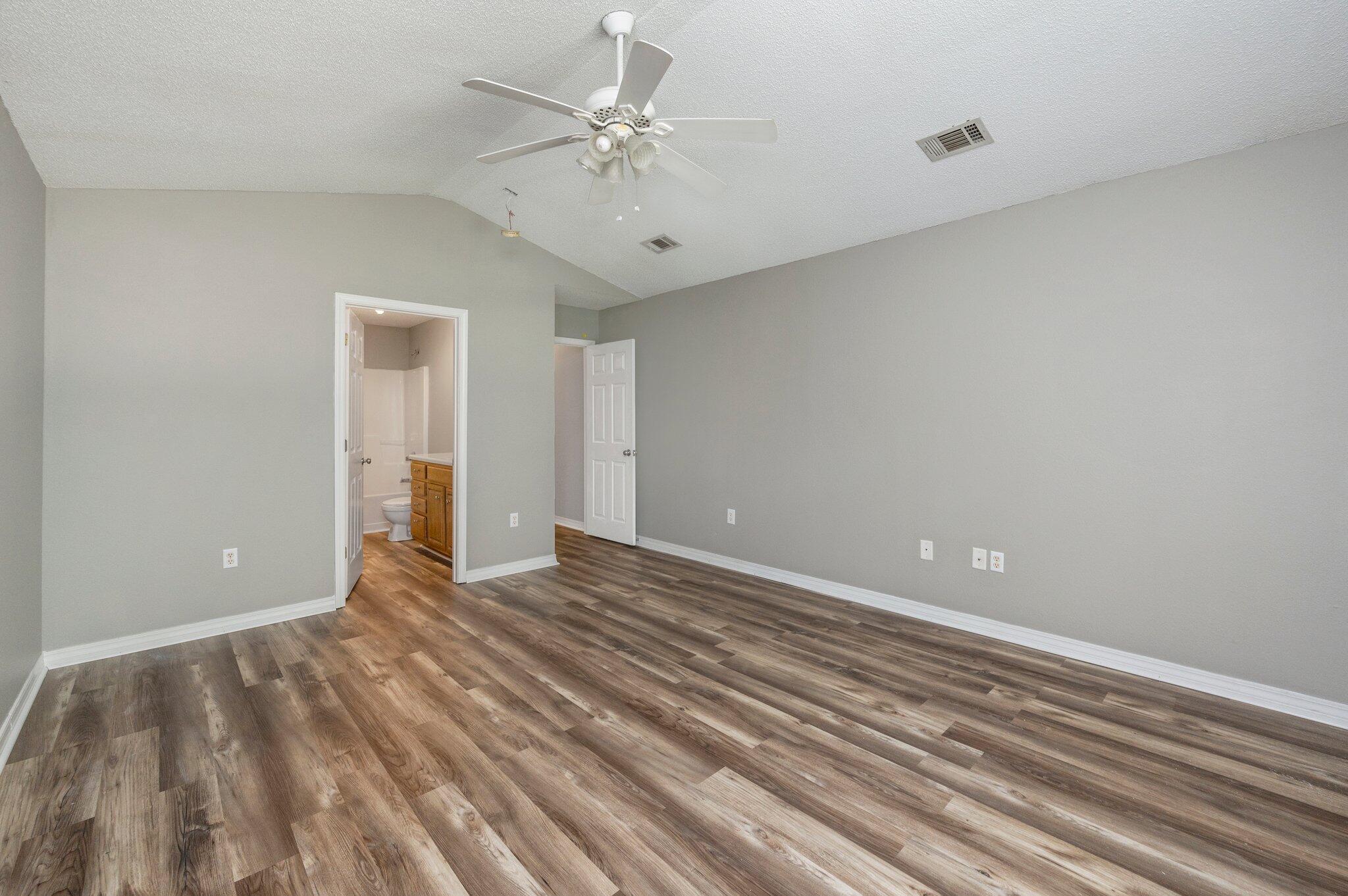 SULLIVANS ADDN TO CRESTVIEW - Residential