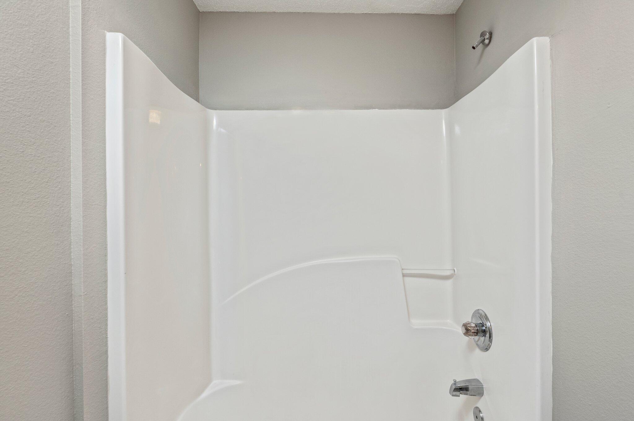 SULLIVANS ADDN TO CRESTVIEW - Residential