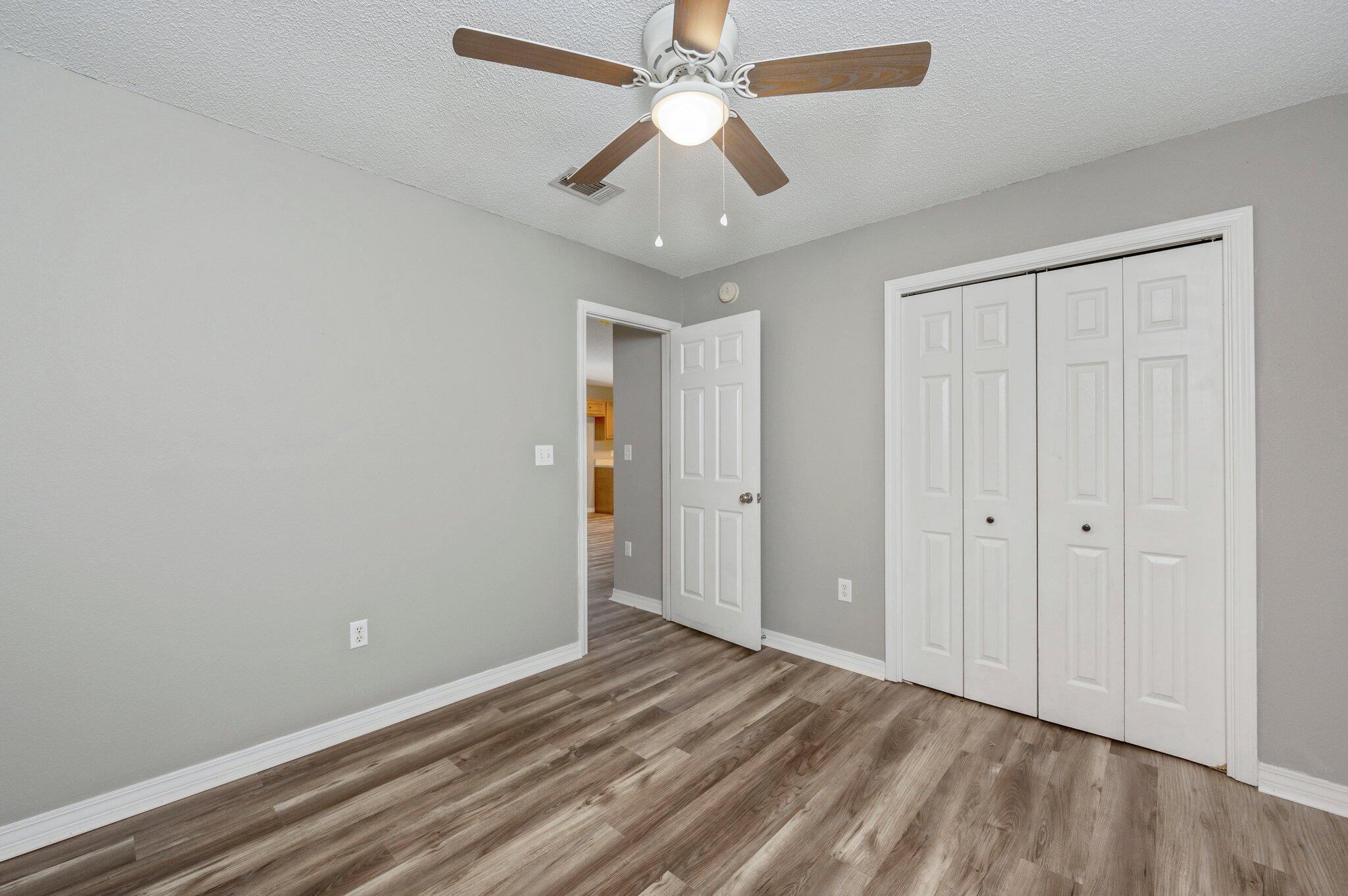 SULLIVANS ADDN TO CRESTVIEW - Residential