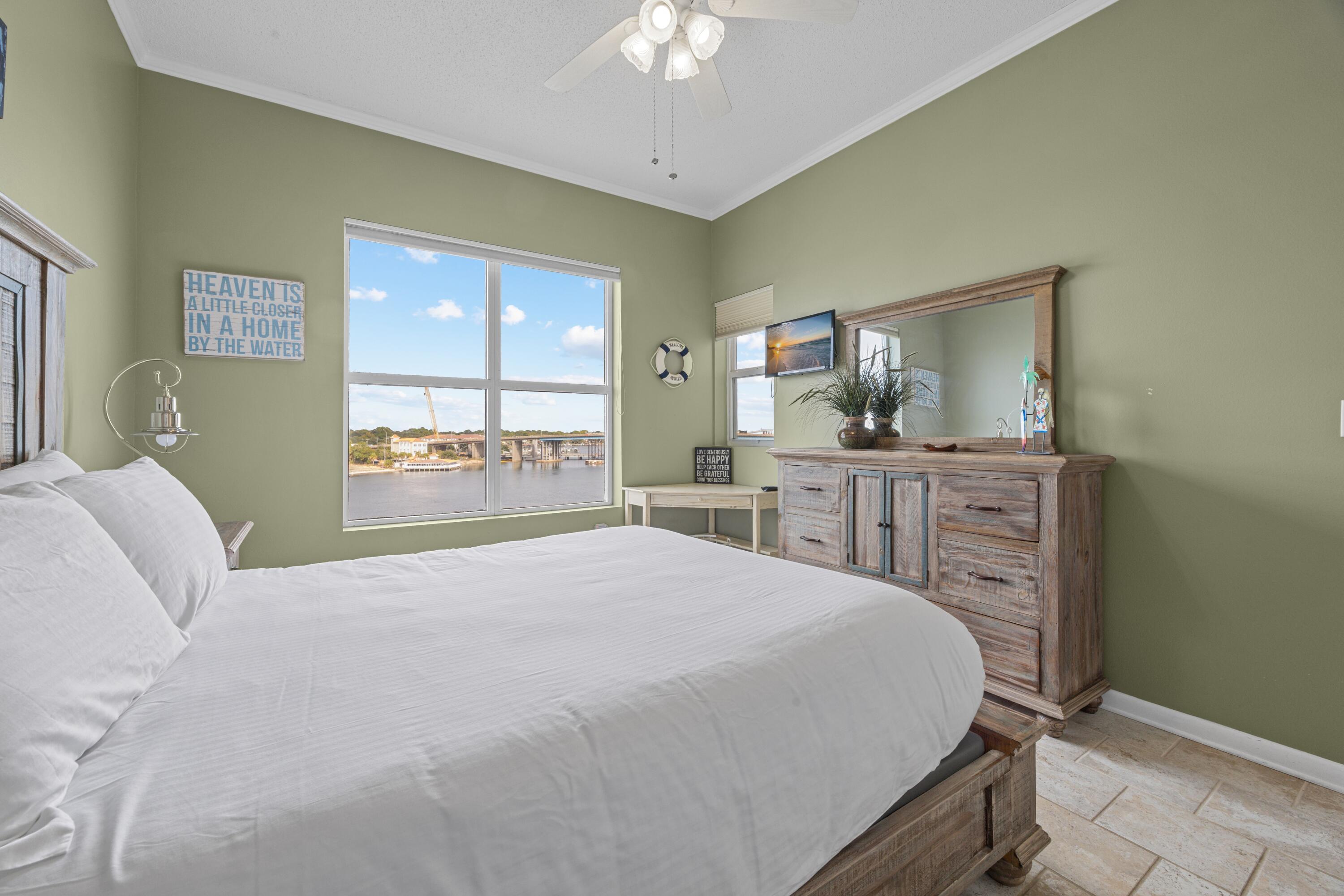 PALM COURT YACHT CLUB - Residential