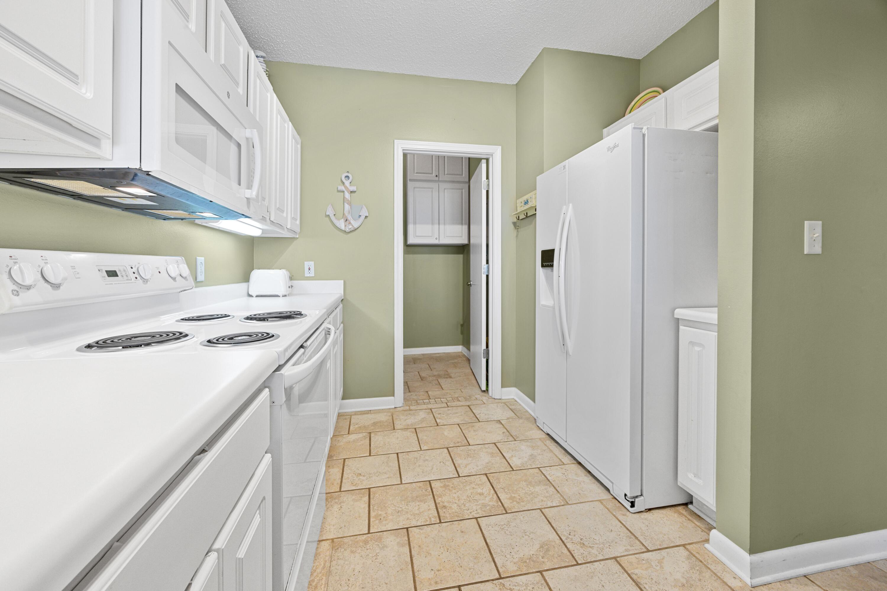 PALM COURT YACHT CLUB - Residential