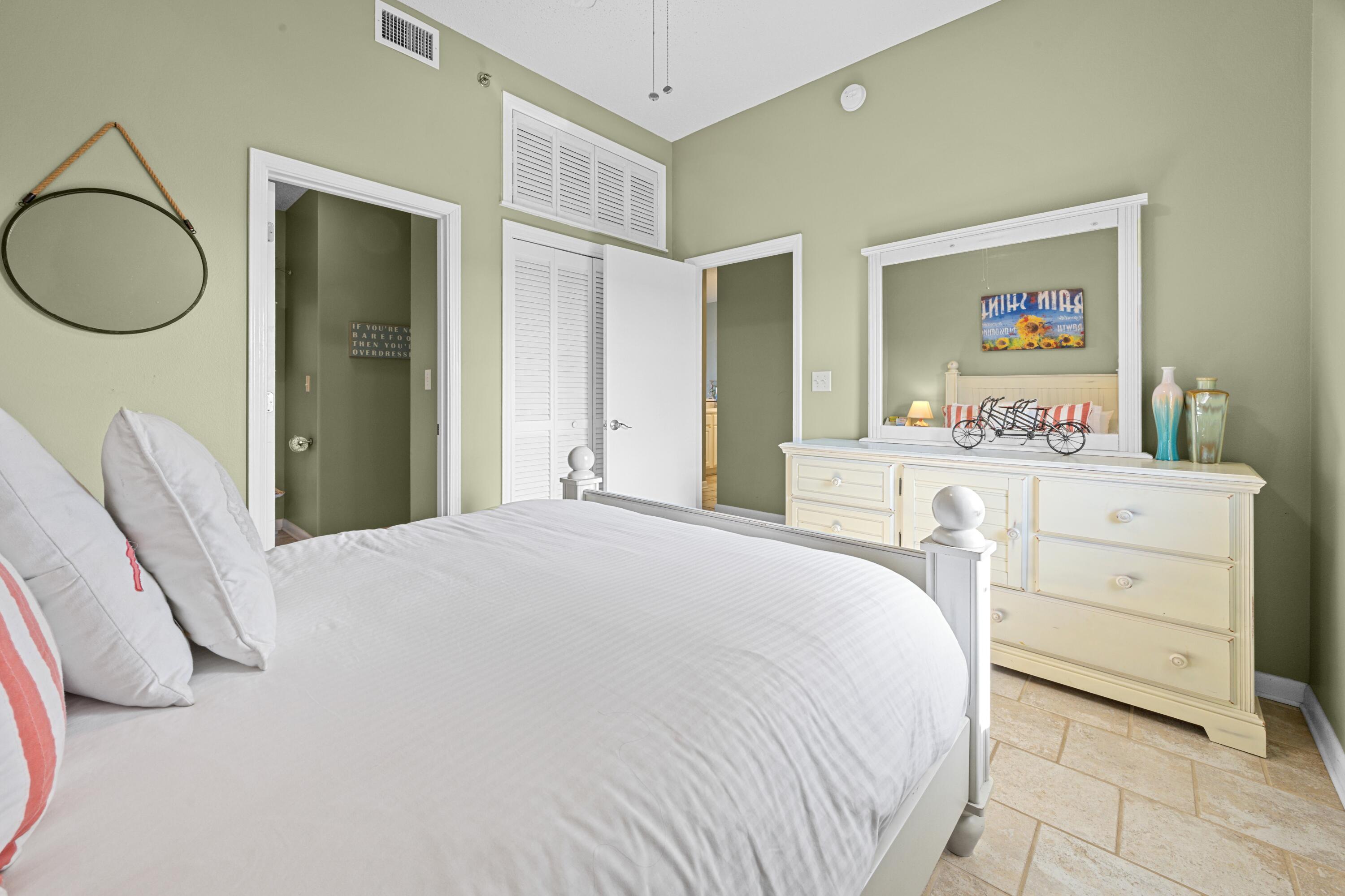 PALM COURT YACHT CLUB - Residential